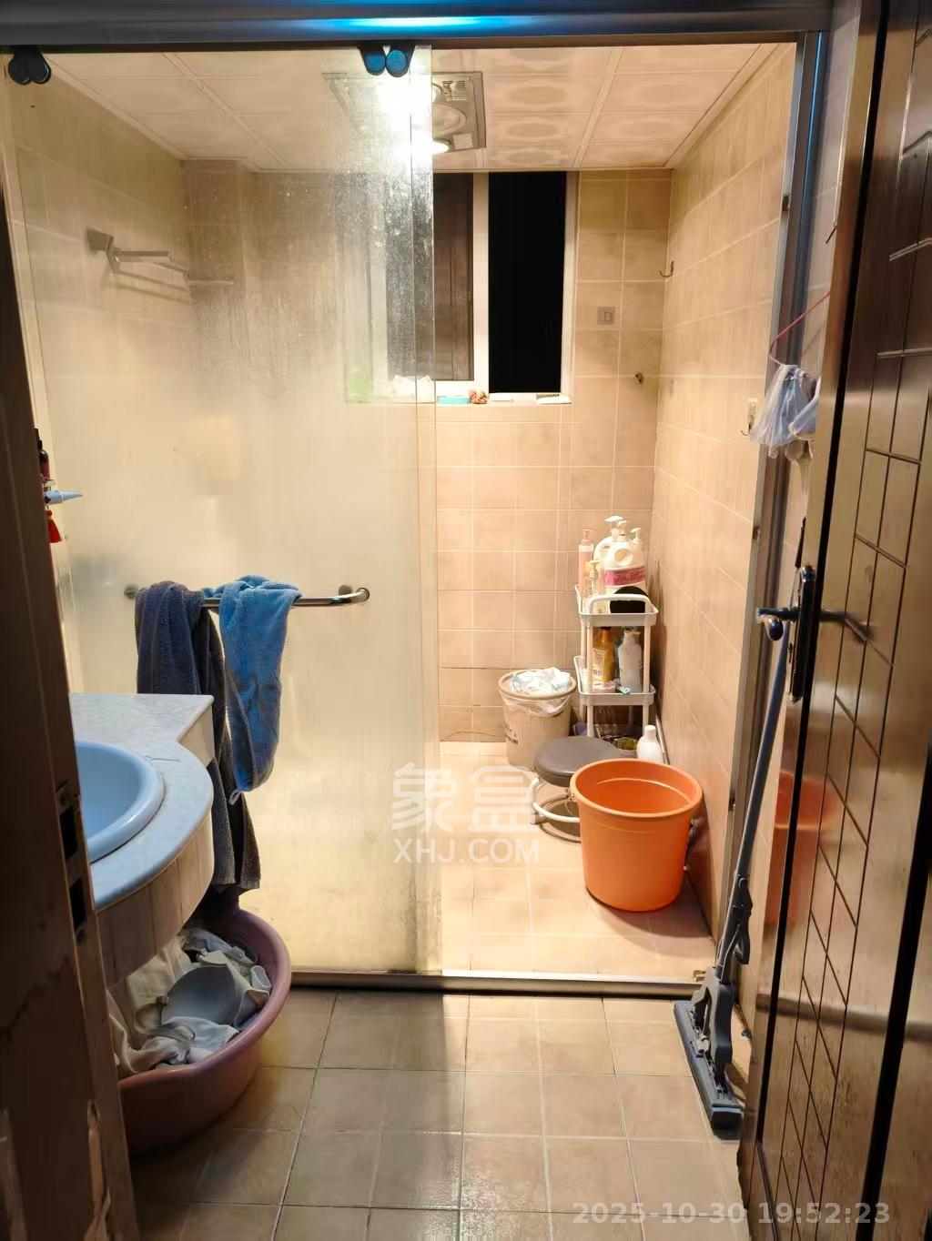 鑫天山城明珠  2室2厅1卫    1000.0元/月 鑫天山城明珠  2室2厅1卫    1000.0元/月室内图