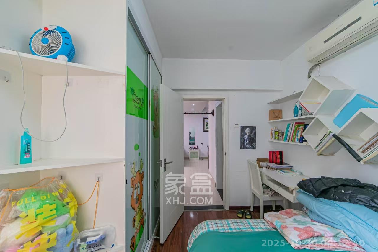 华润凤凰城一期  2室2厅1卫    1800.0元/月室内图