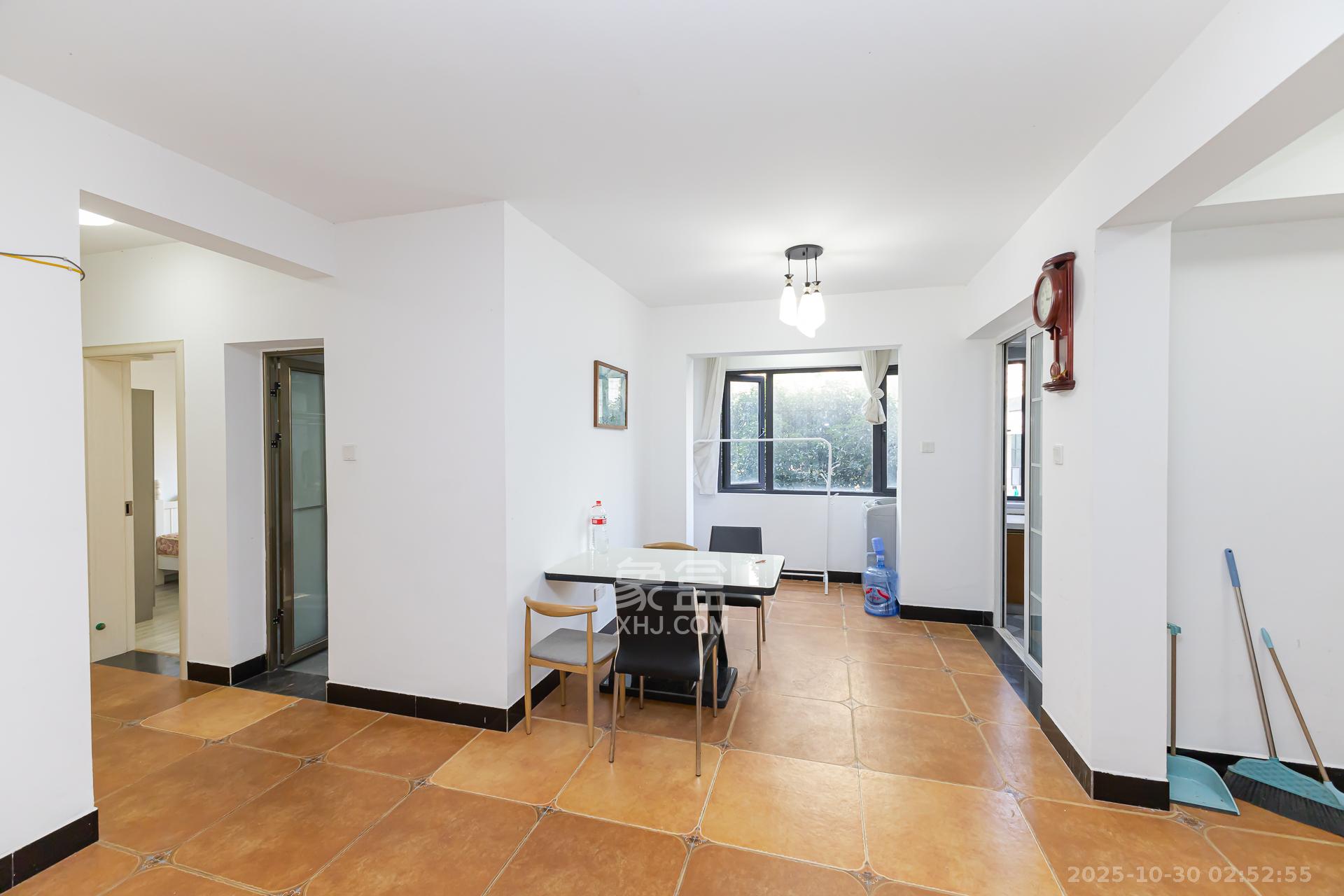 勤诚达境界城  3室2厅2卫    80.8万客厅