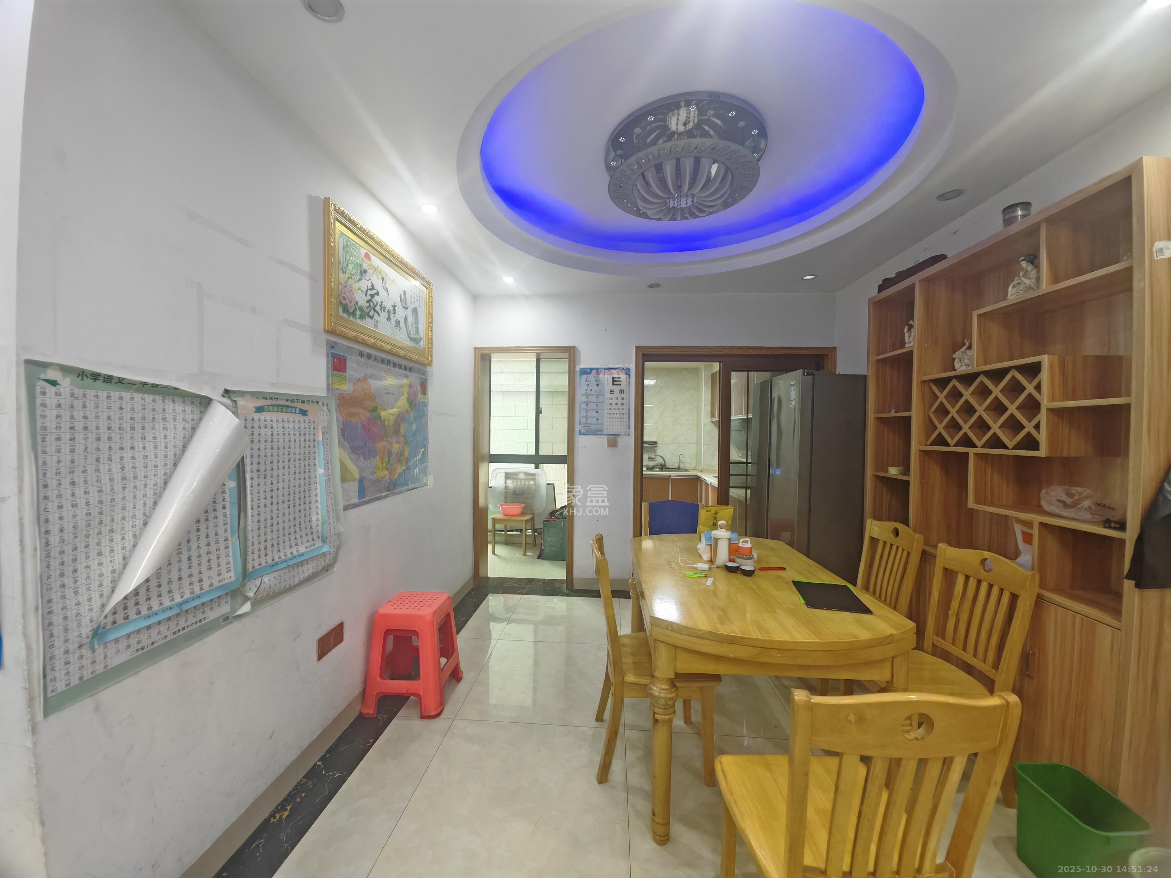 滨江一号（丰泰花园）  3室2厅2卫    2600.0元/月室内图