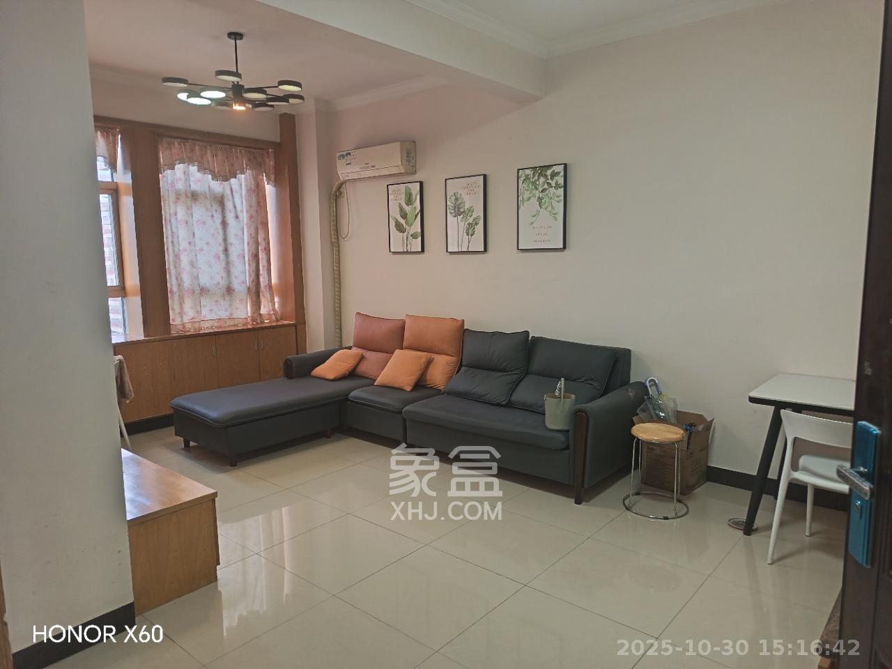 红星国际星城  1室1厅1卫    1400.0元/月 红星国际星城  1室1厅1卫    1400.0元/月