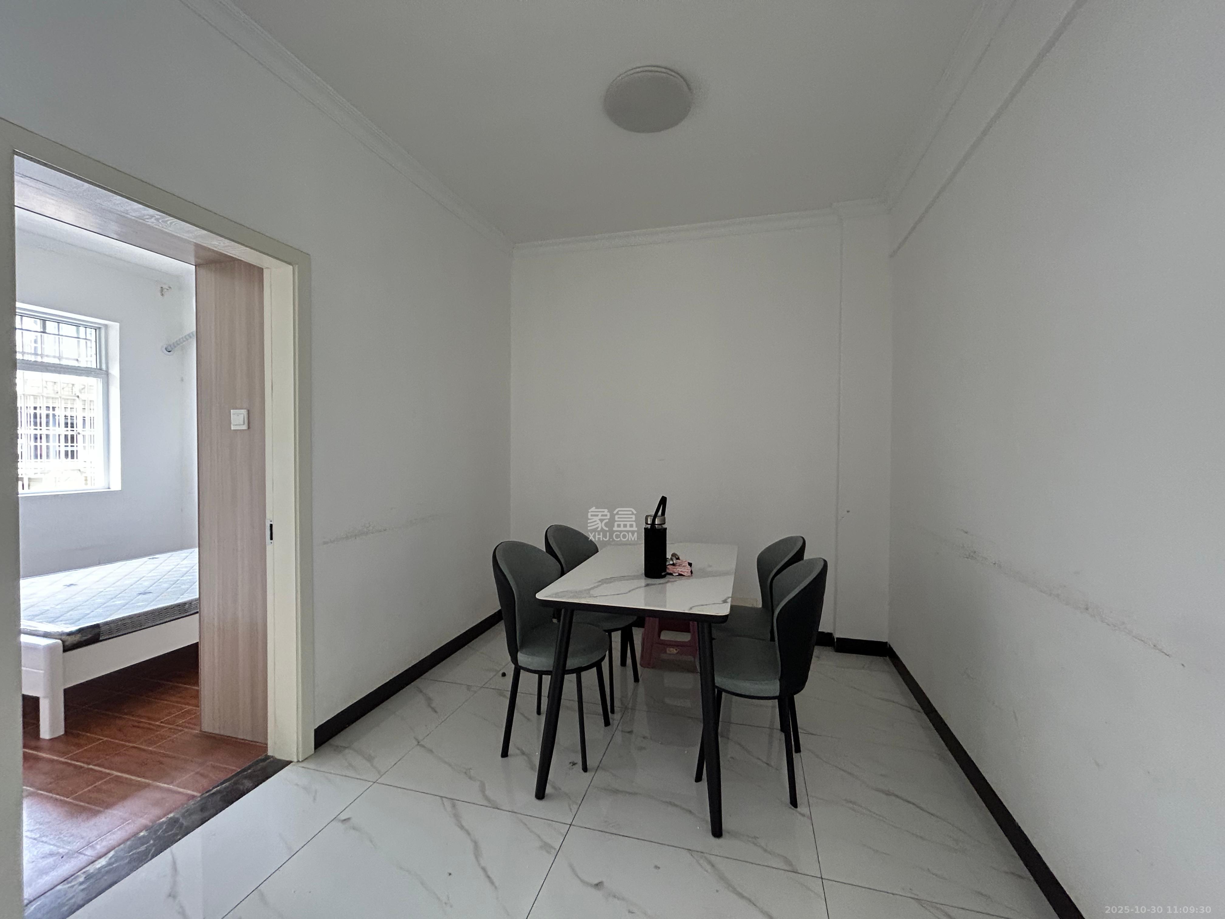 友兴家园 2室1厅1卫 1700.0元/月 友兴家园 2室1厅1卫 1700.0元/月室内图