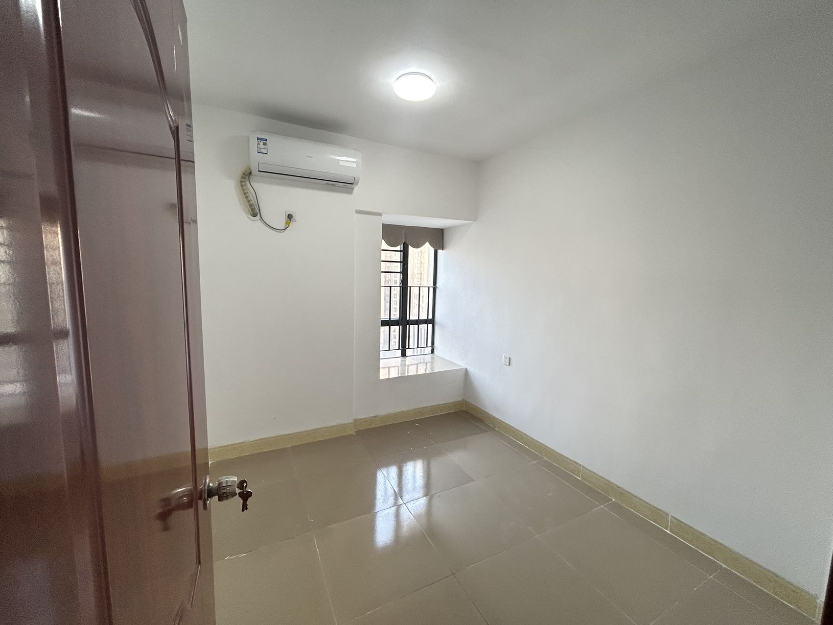 天德园  4室2厅2卫    3200.0元/月室内图