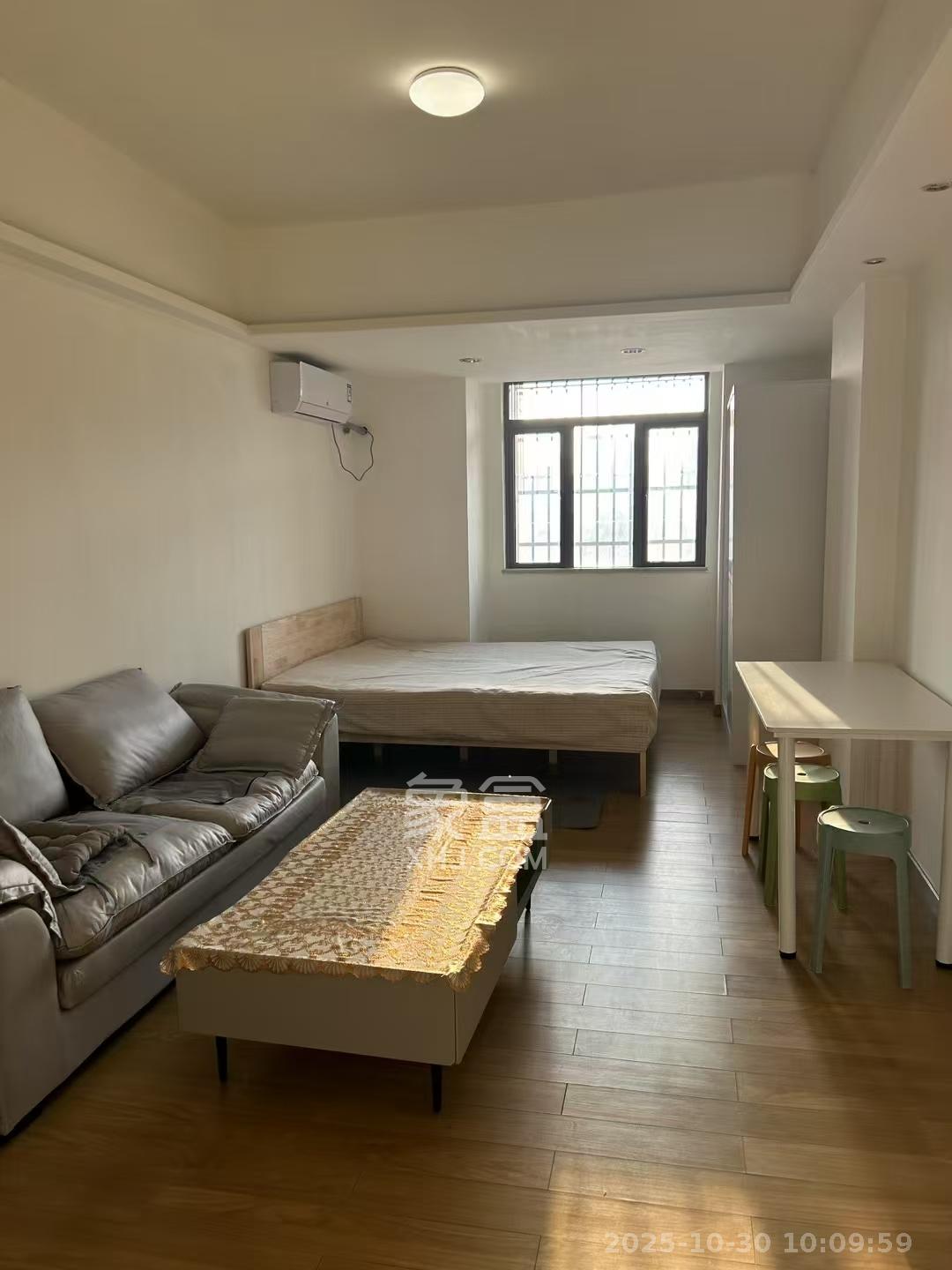 米兰春天  1室1厅1卫    1200.0元/月 米兰春天  1室1厅1卫    1200.0元/月室内图