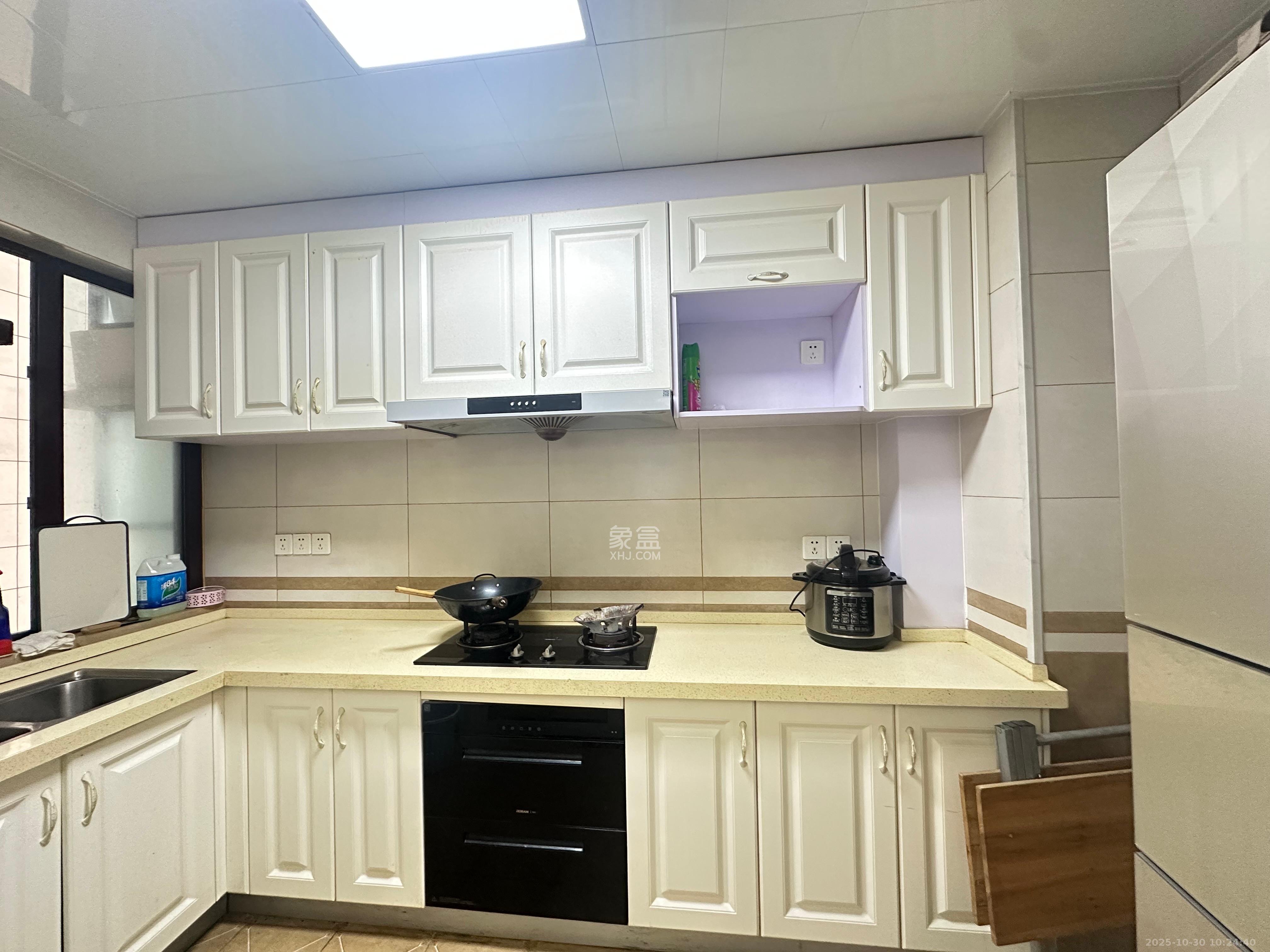 尚鑫海悦(新长海尚海城) 4室2厅2卫 2600.0元/月 尚鑫海悦(新长海尚海城) 4室2厅2卫 2600.0元/月室内图