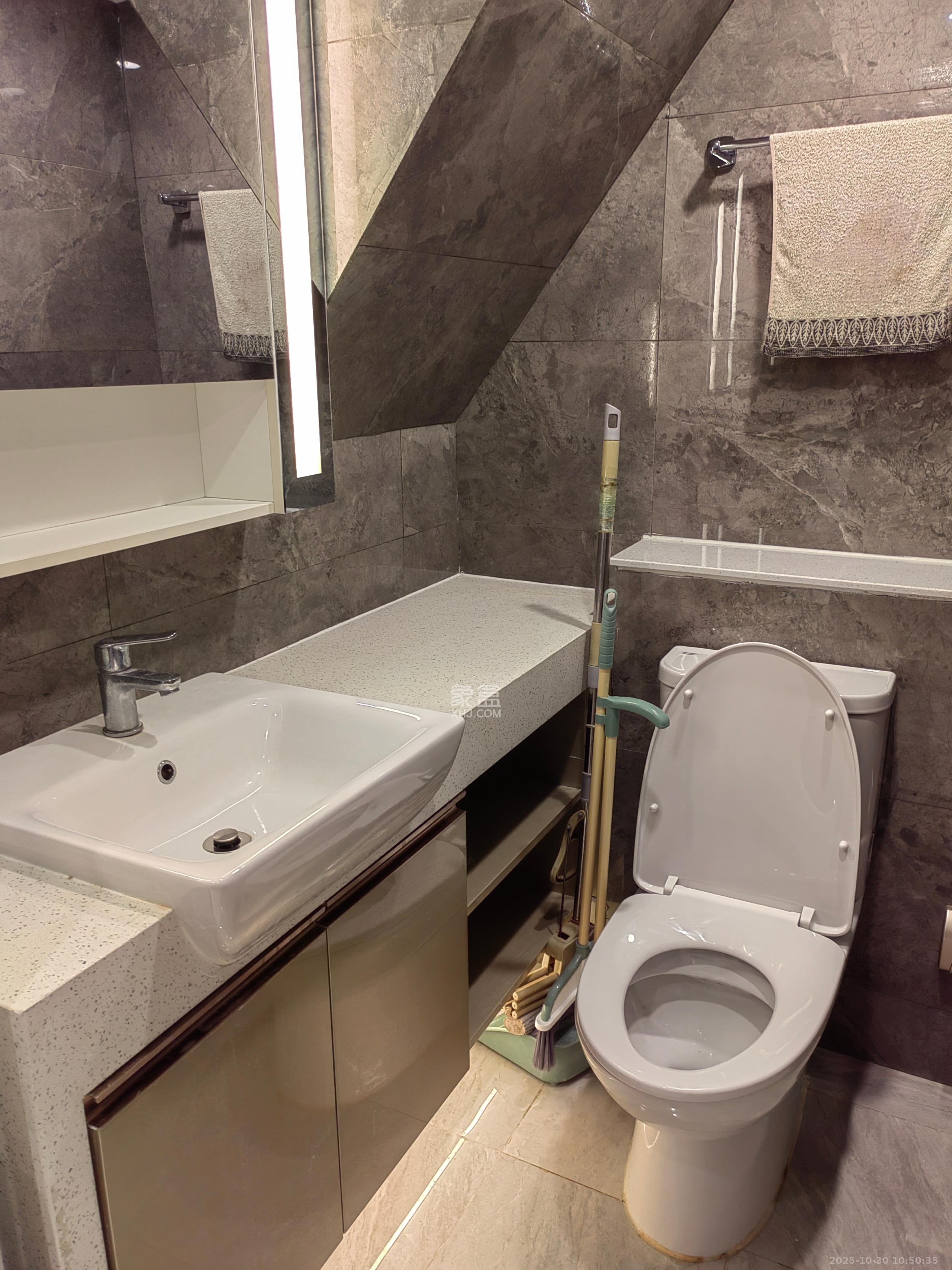 华远华时代  2室1厅1卫    3200.0元/月室内图