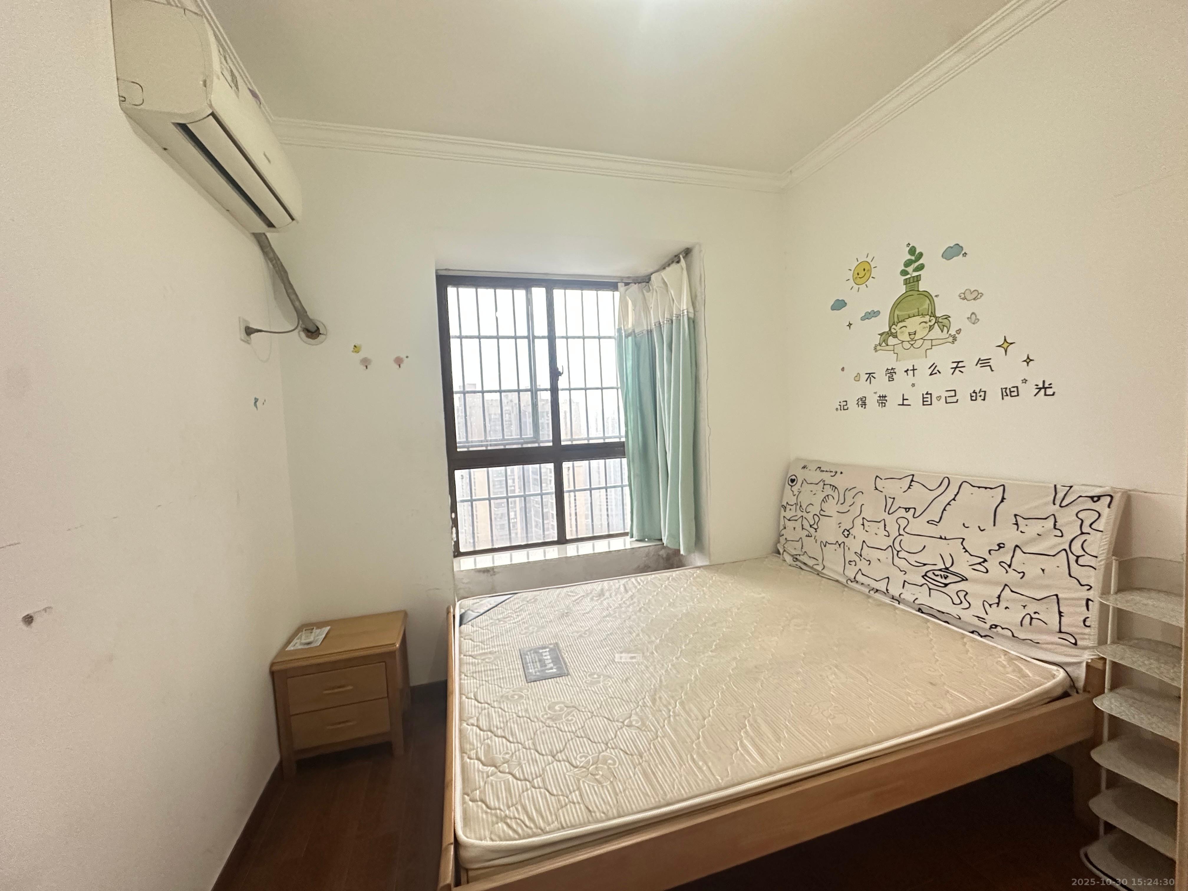 湖湾世景  3室2厅1卫    1700.0元/月 湖湾世景  3室2厅1卫    1700.0元/月室内图