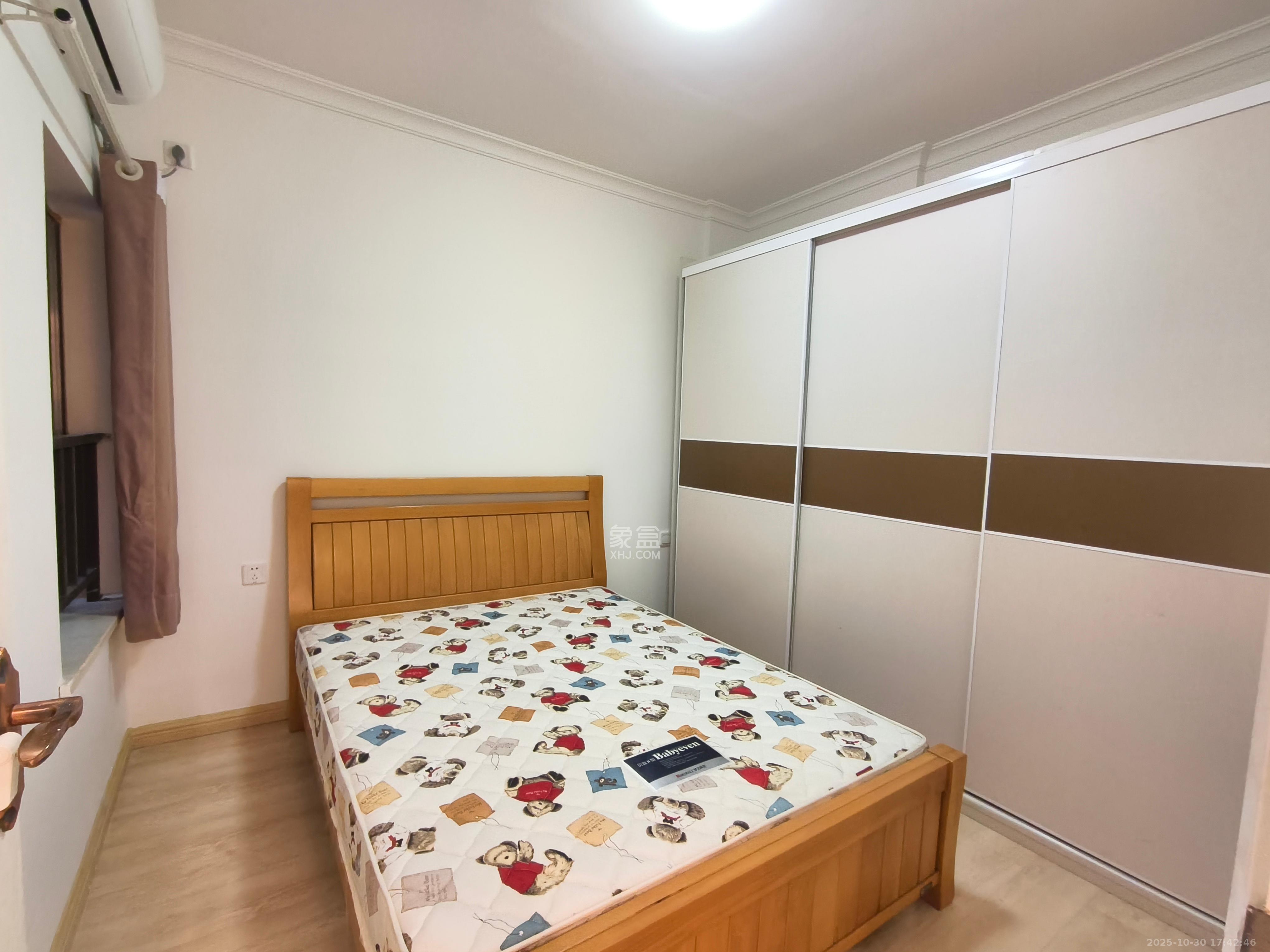 五江天街北区  2室2厅1卫    2400.0元/月室内图