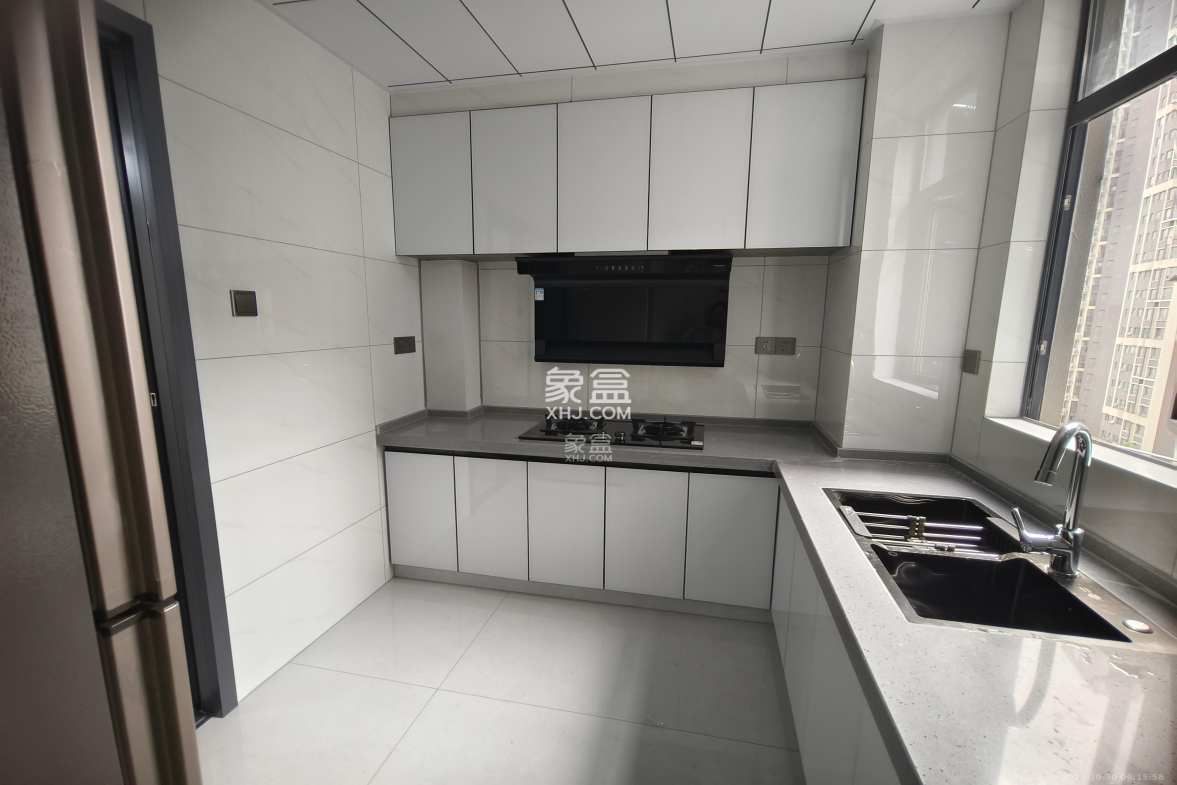 桃花嘉园 3室2厅1卫 2400.0元/月 桃花嘉园 3室2厅1卫 2400.0元/月室内图