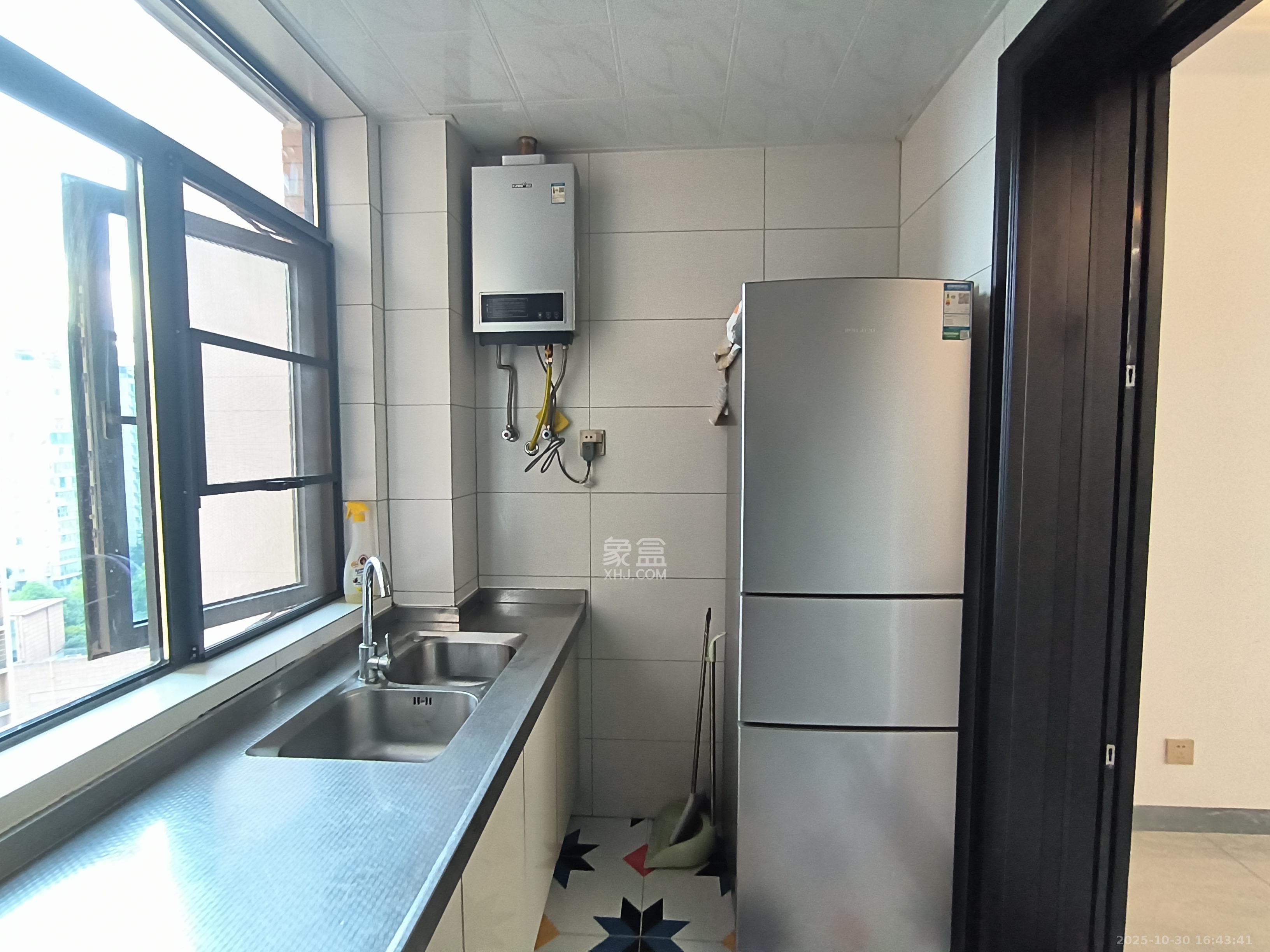 富洲滨江雅苑  3室2厅1卫    3200.0元/月室内图