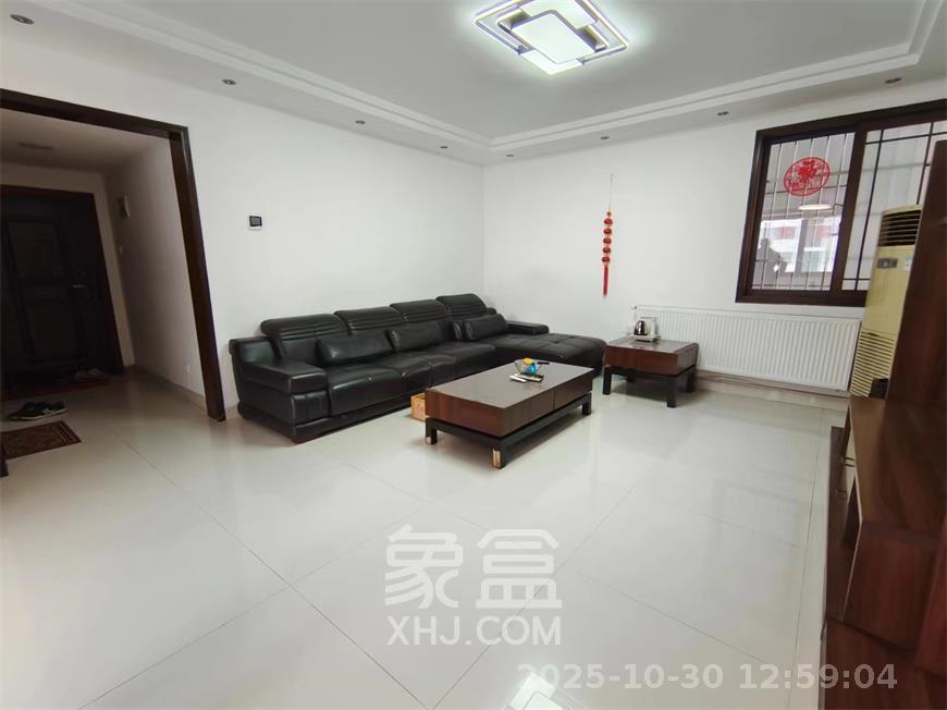 阳光100一期、四五期  4室2厅2卫    2800.0元/月 阳光100一期、四五期  4室2厅2卫    2800.0元/月室内图