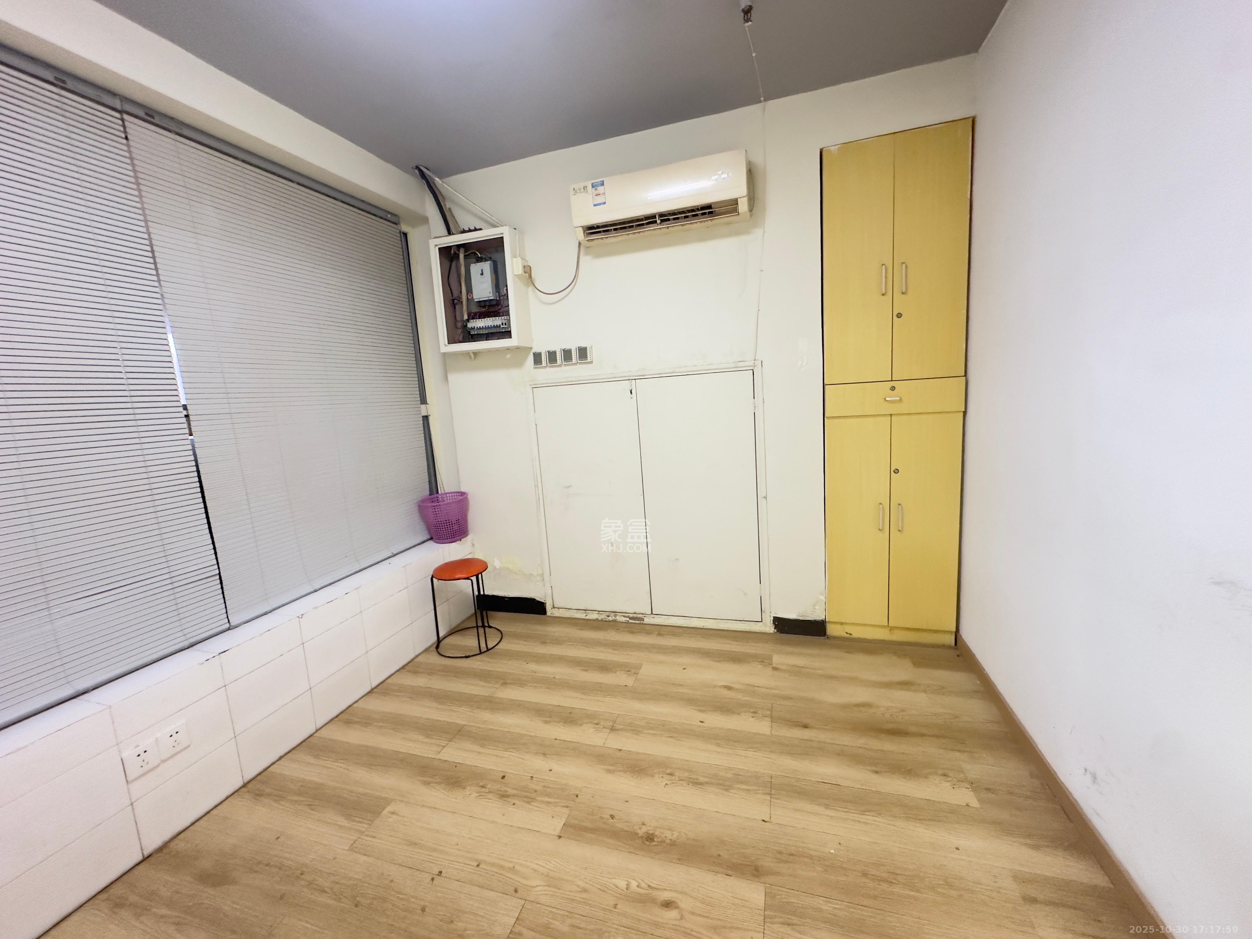 汇富中心   230.0㎡      6000.0元/月室内图