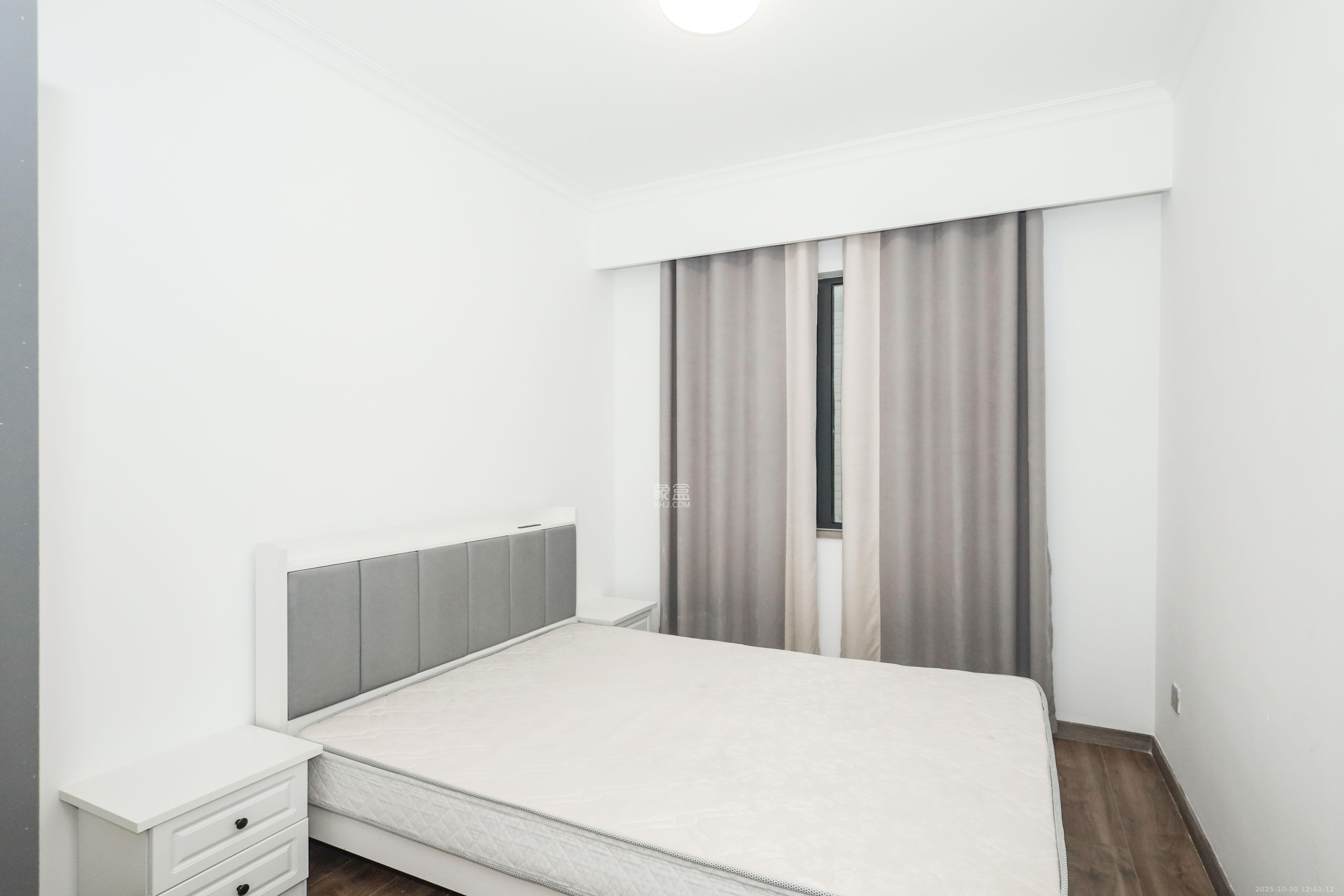 梦想新天地  4室2厅2卫    160.0万卧室