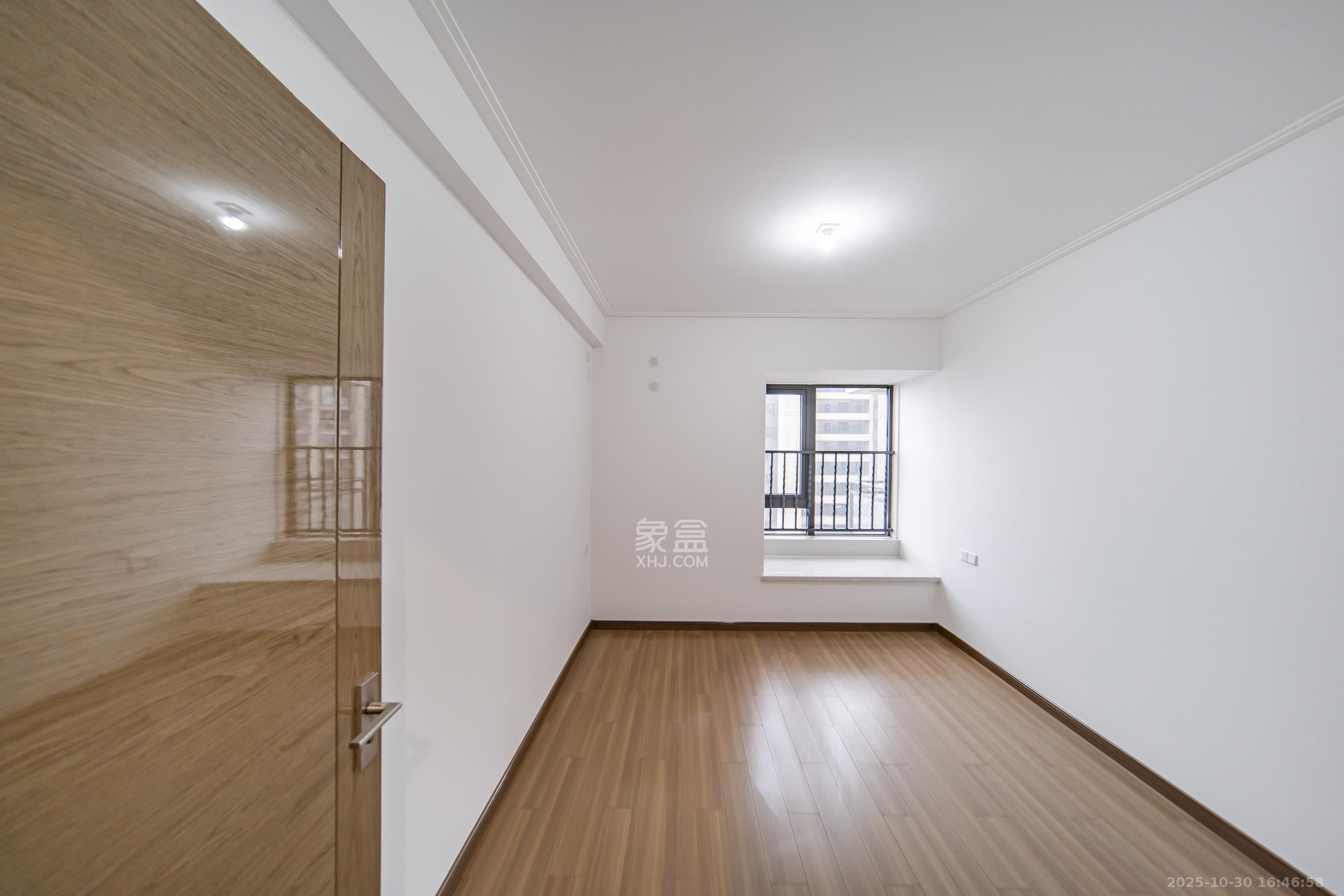 保利天汇  4室2厅2卫    186.8万卧室