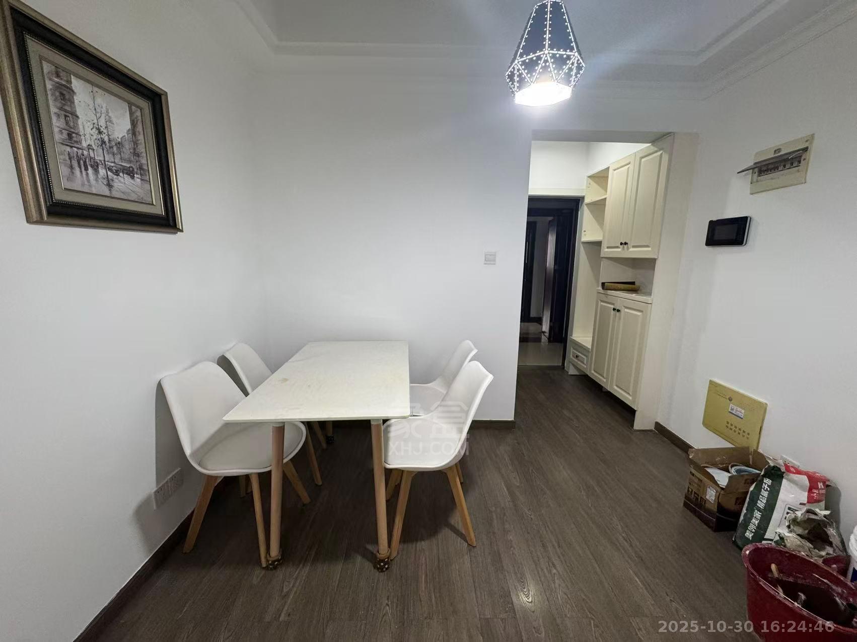 庐山春天早安华晨  3室2厅1卫    2000.0元/月室内图