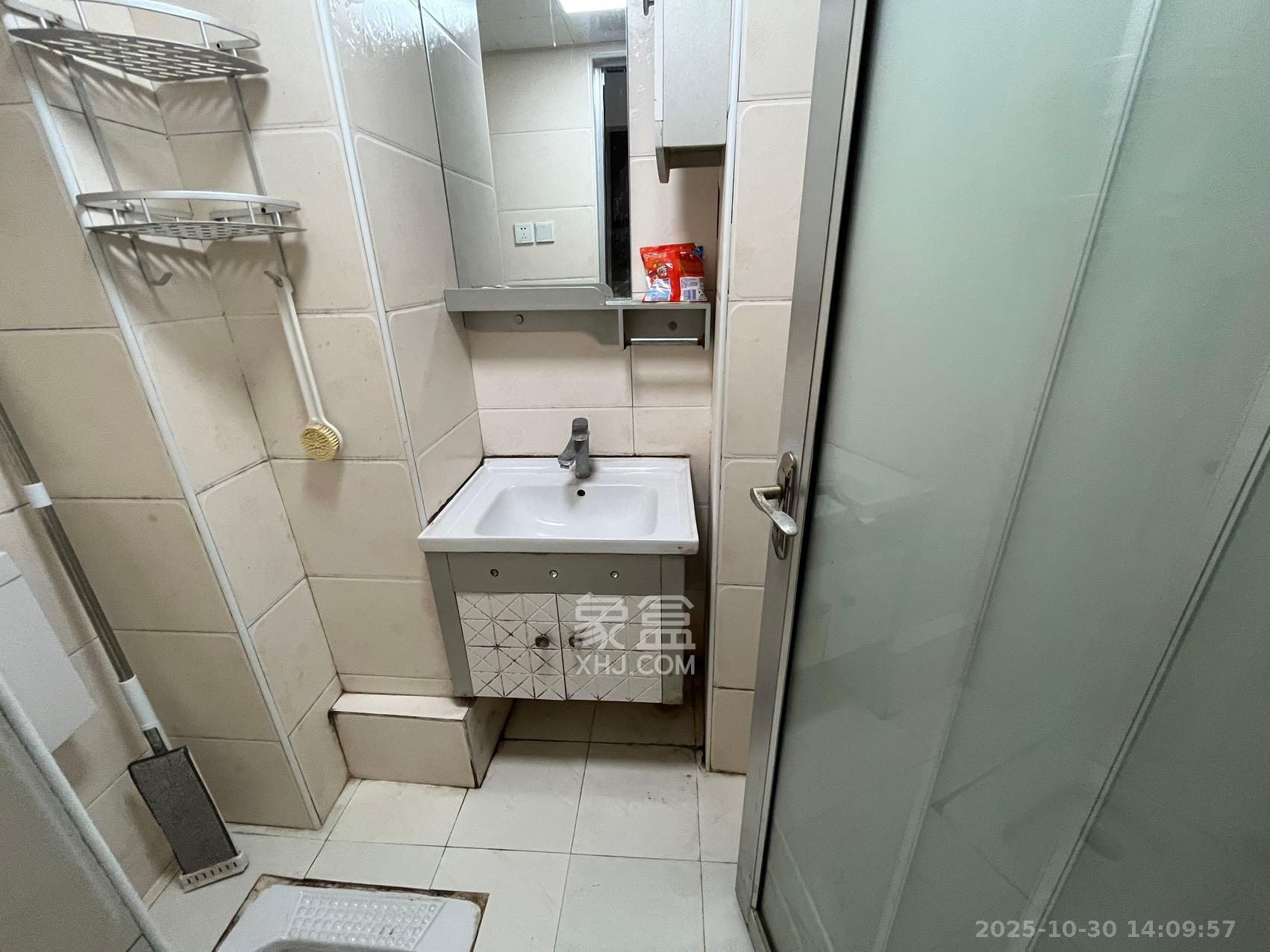 中建芙蓉工社 1室1厅1卫 1000.0元/月 中建芙蓉工社 1室1厅1卫 1000.0元/月室内图