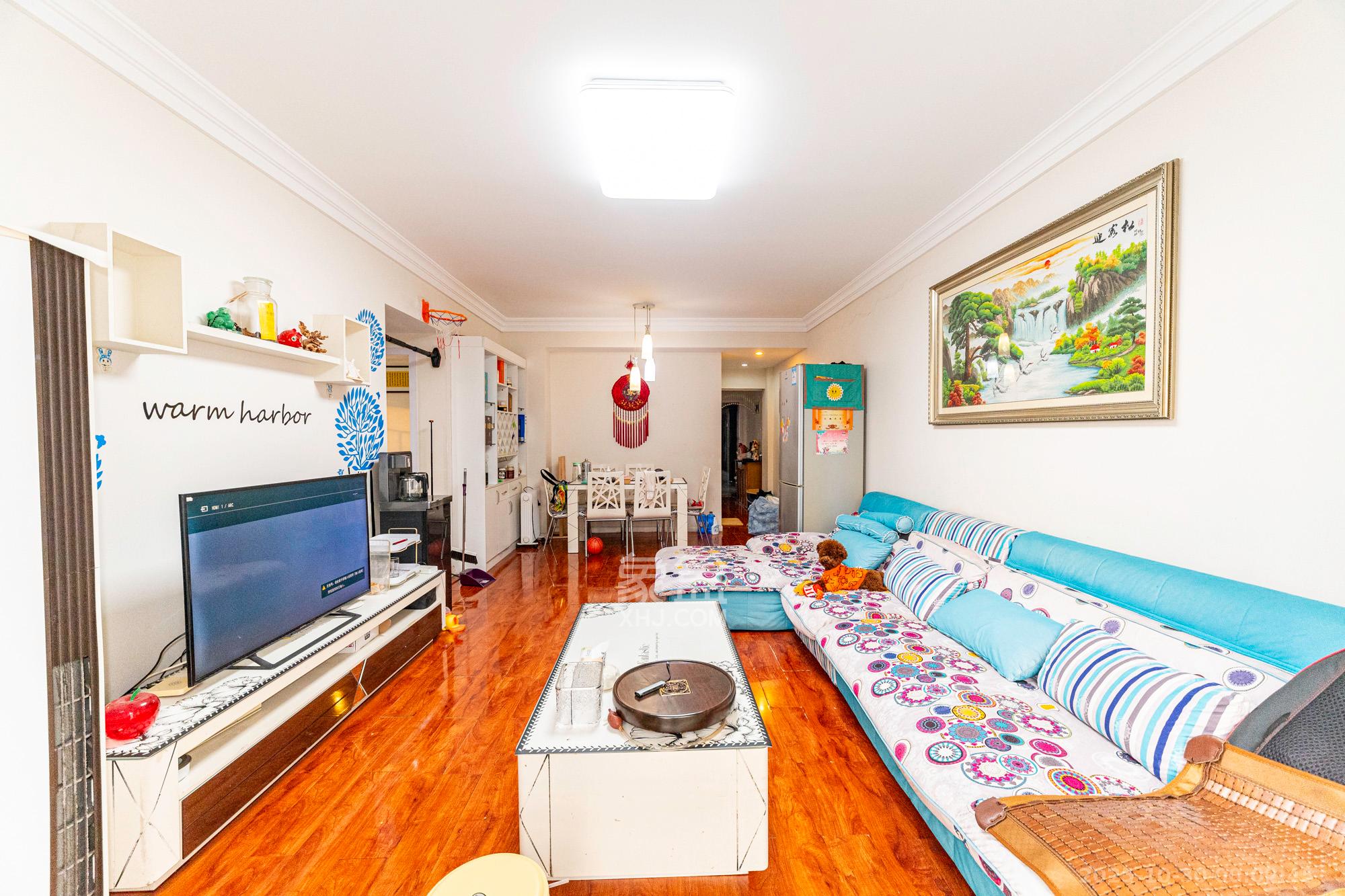 盛地尊域  3室2厅1卫    65.8万客厅