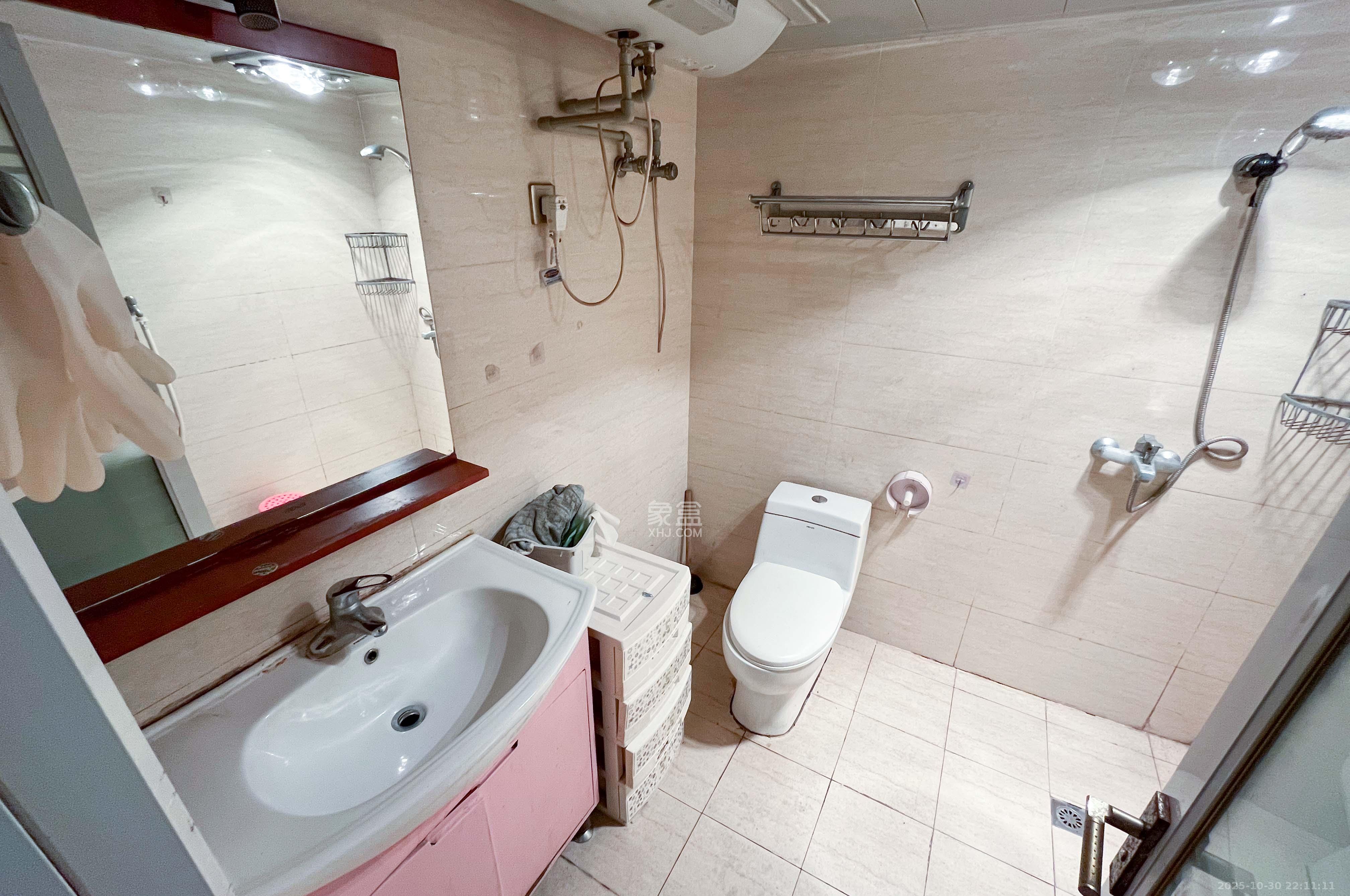 玛依拉山庄  1室1厅1卫    40.0万卫生间