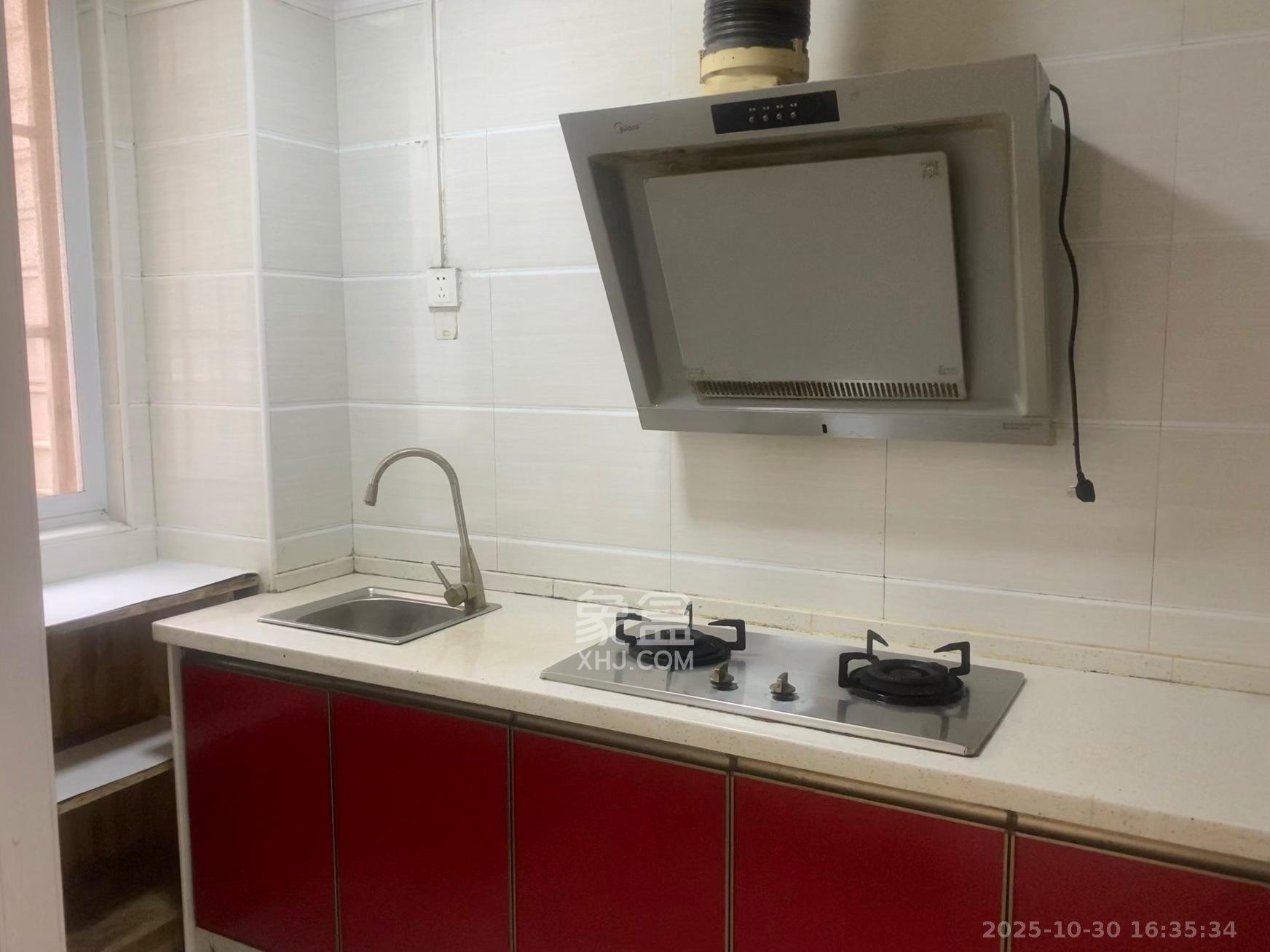 泊林晶城  1室1厅1卫    1200.0元/月 泊林晶城  1室1厅1卫    1200.0元/月室内图