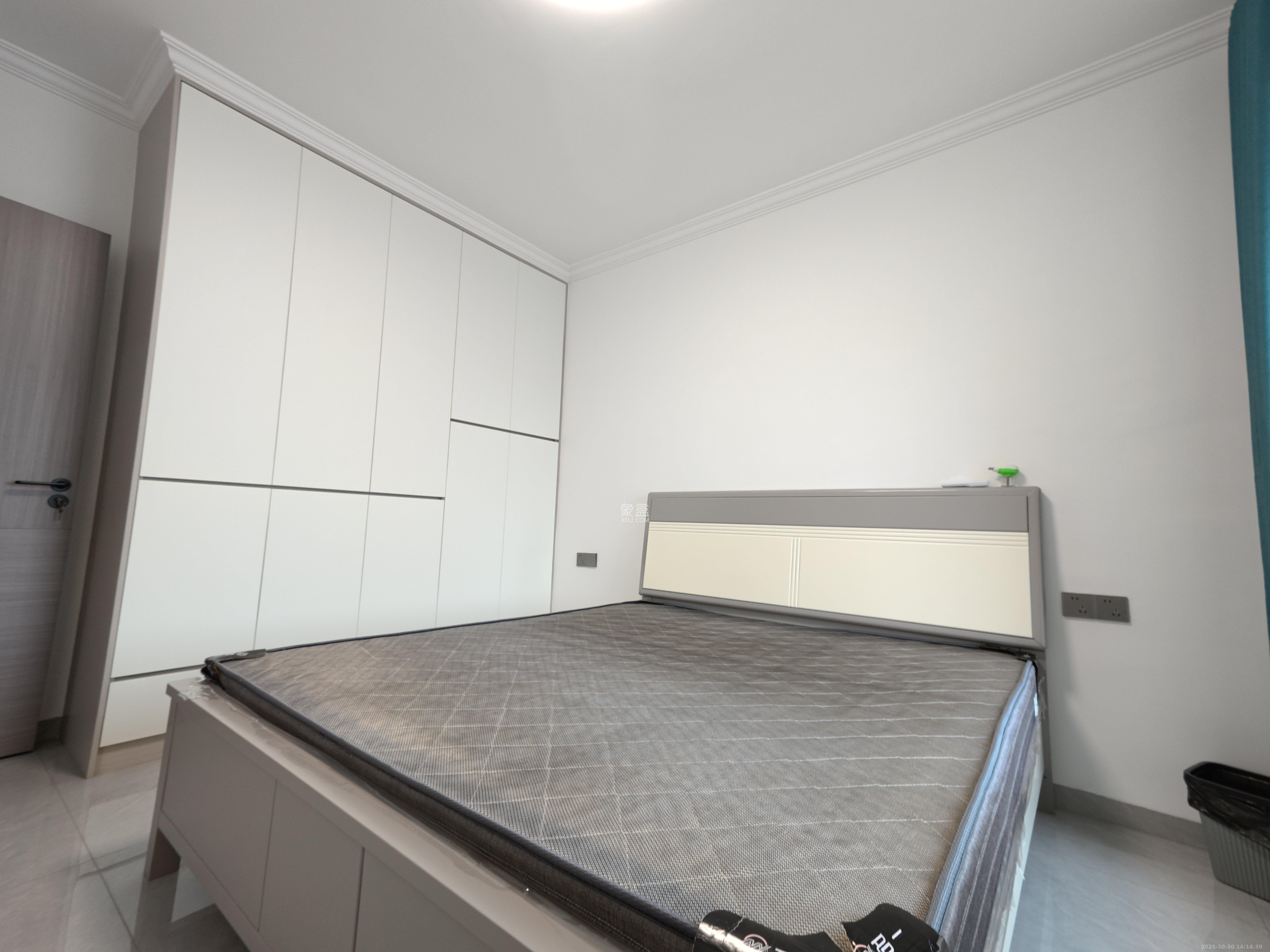 和润园三期  3室2厅1卫    2700.0元/月室内图