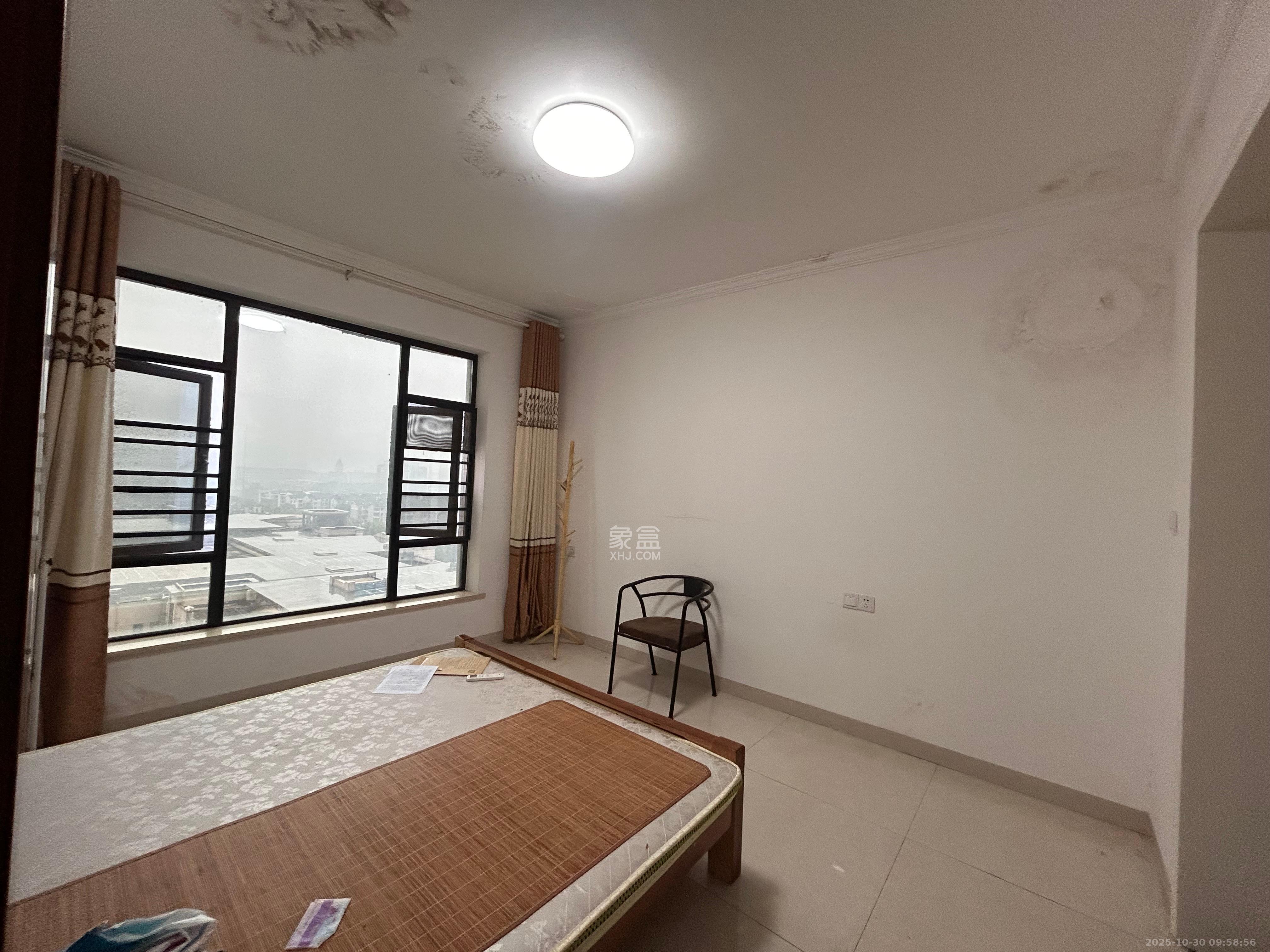 天元涉外景园B区  3室2厅2卫    2700.0元/月室内图