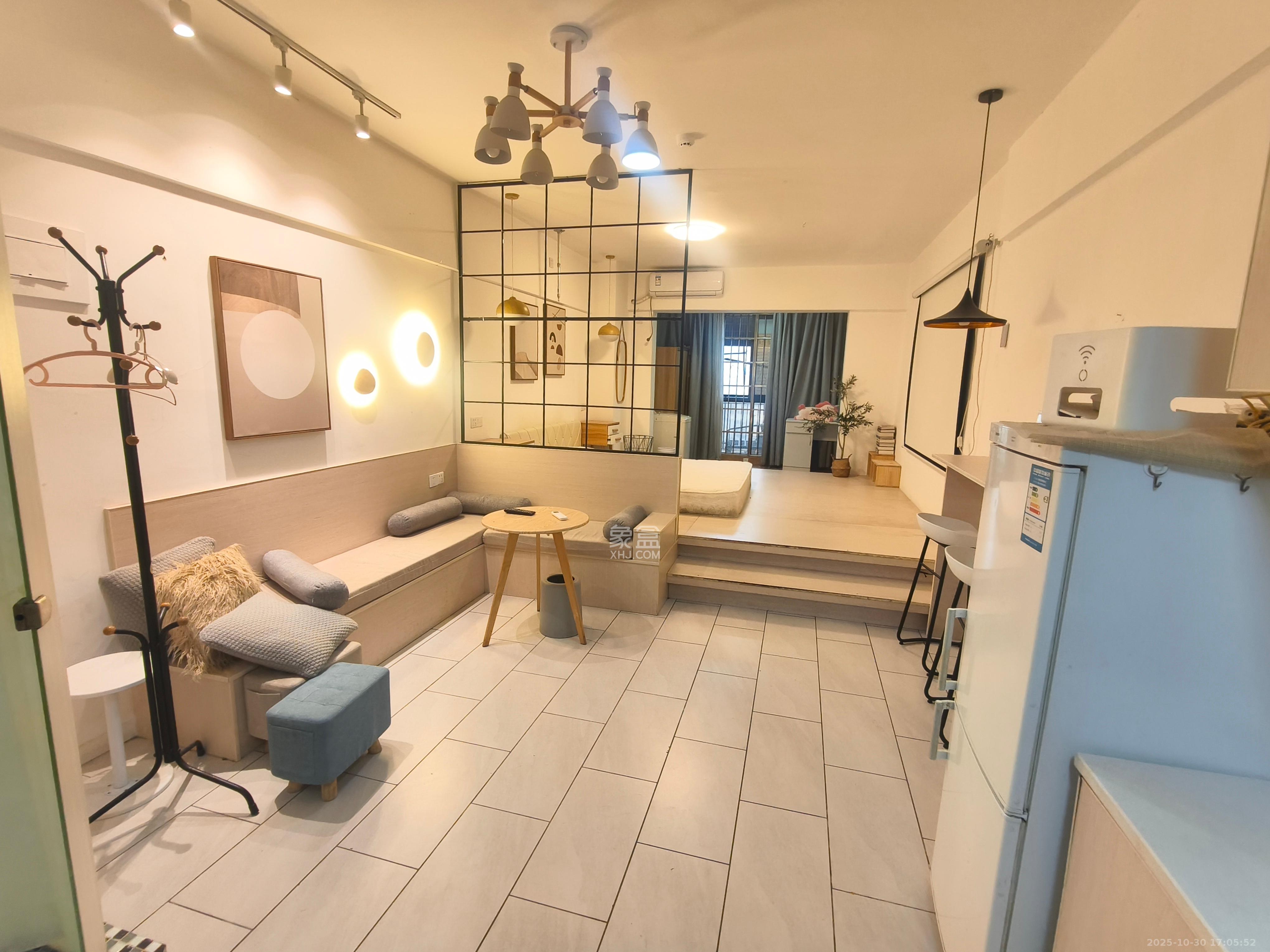 七彩丽都 1室1厅1卫 2000.0元/月 七彩丽都 1室1厅1卫 2000.0元/月室内图