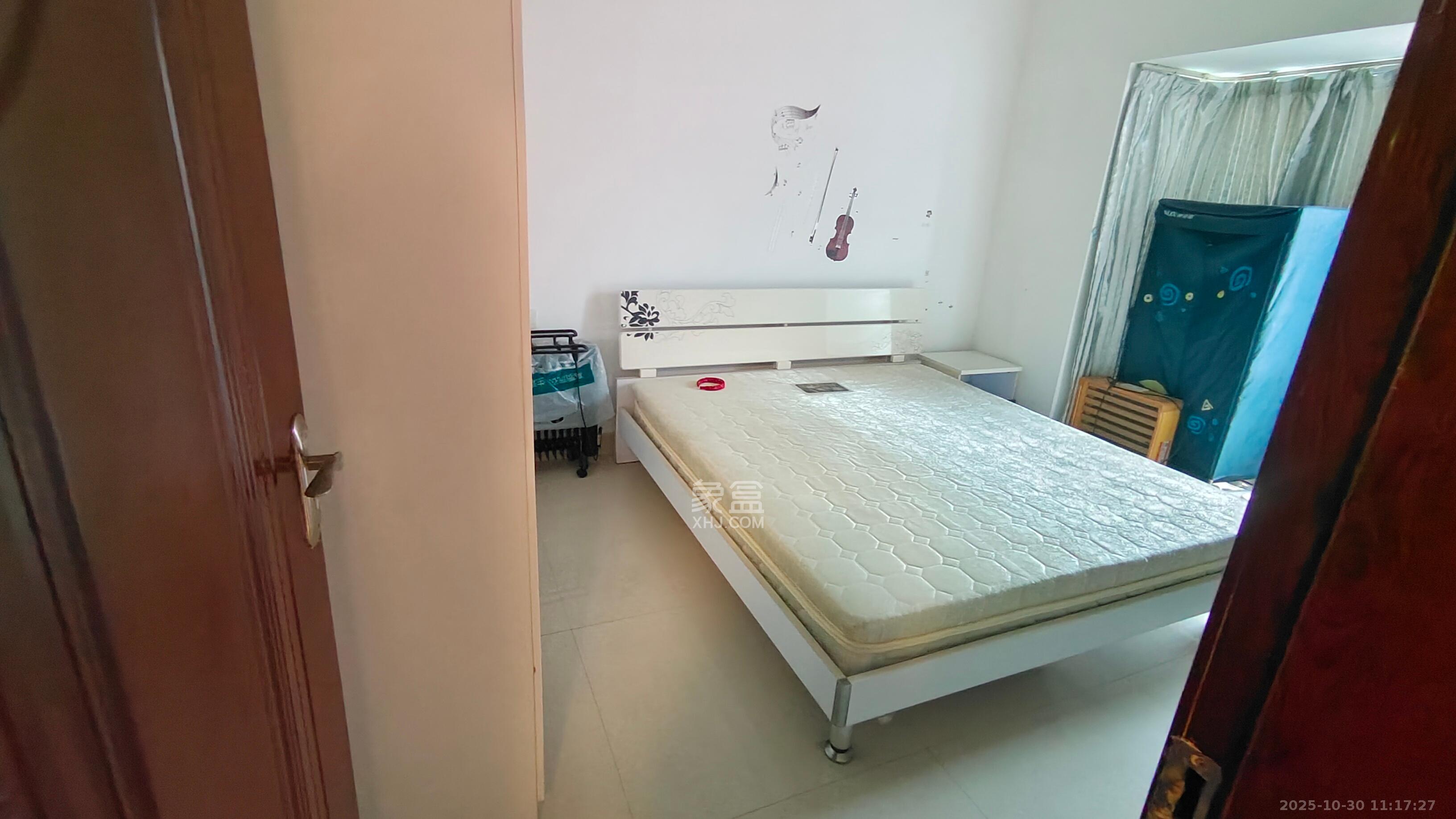 湘府东苑  1室2厅1卫    2000.0元/月室内图