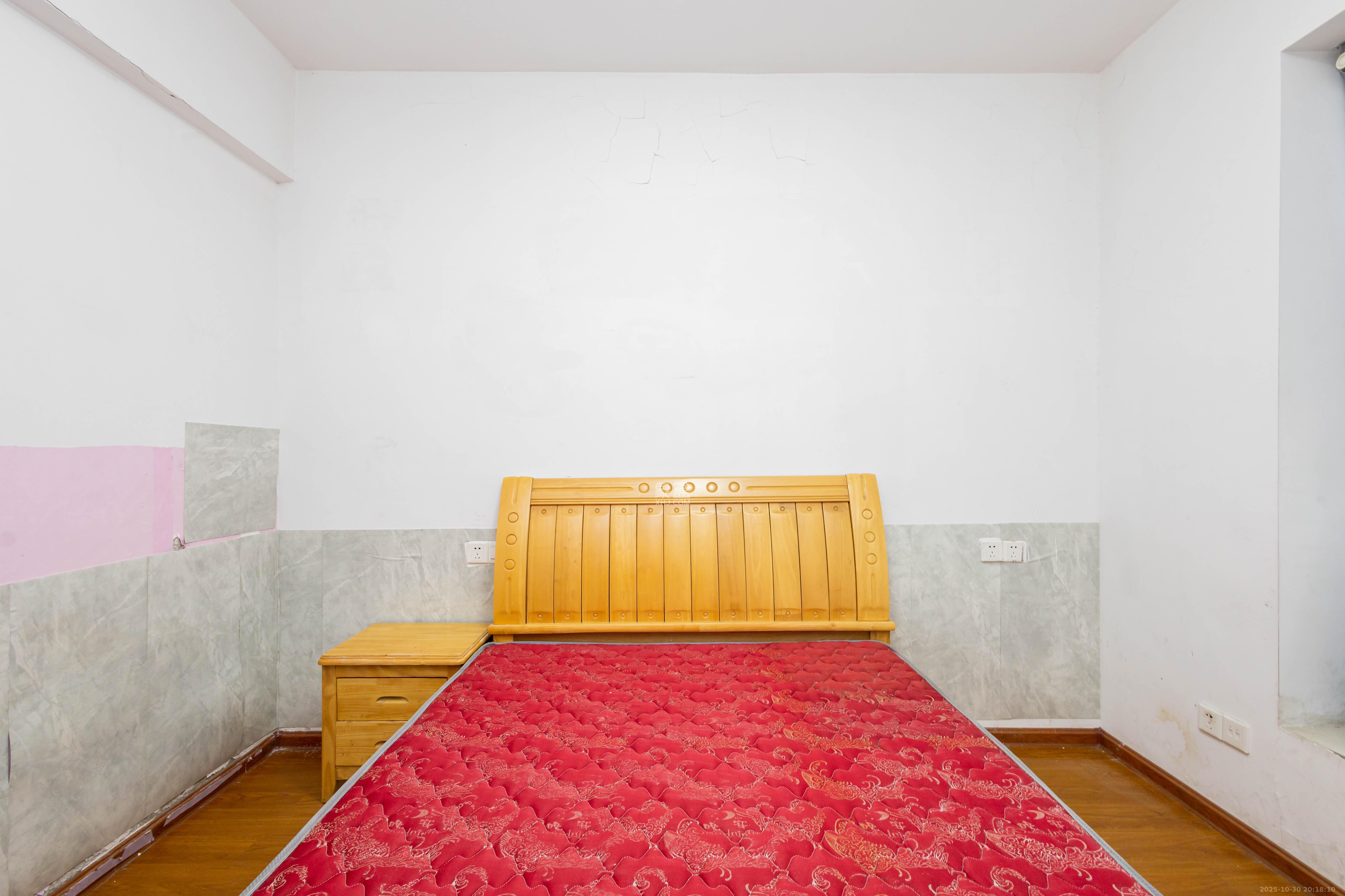 爵士湘  4室2厅2卫    89.0万 爵士湘  4室2厅2卫    89.0万卧室