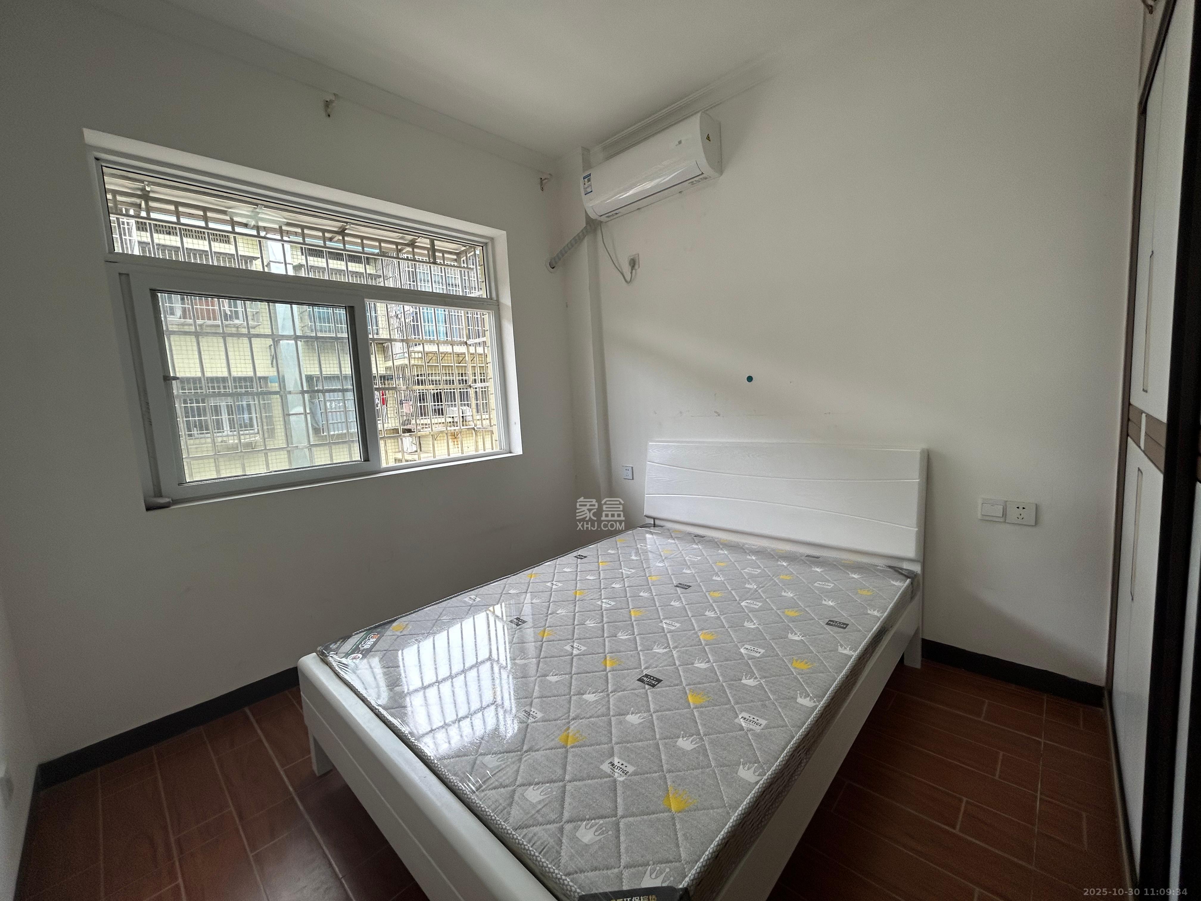 友兴家园  2室1厅1卫    1700.0元/月室内图