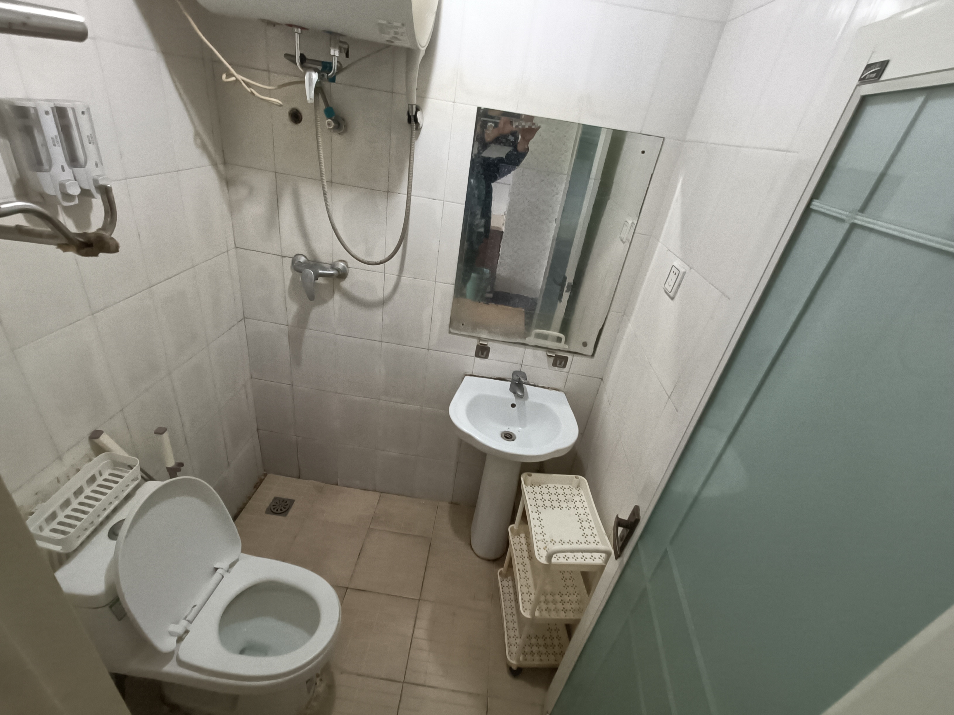 帝国大厦 1室0厅1卫 1500.0元/月 帝国大厦 1室0厅1卫 1500.0元/月室内图