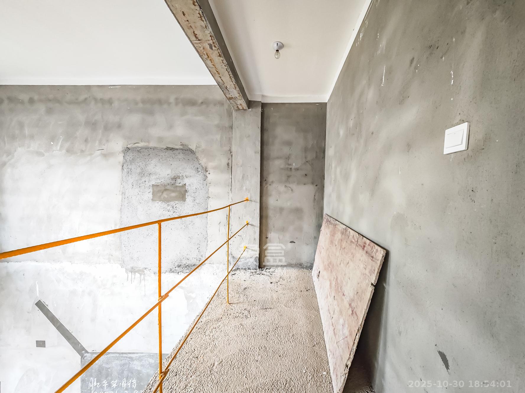 恒基旭辉湖山赋  5室3厅3卫    280.0万其他