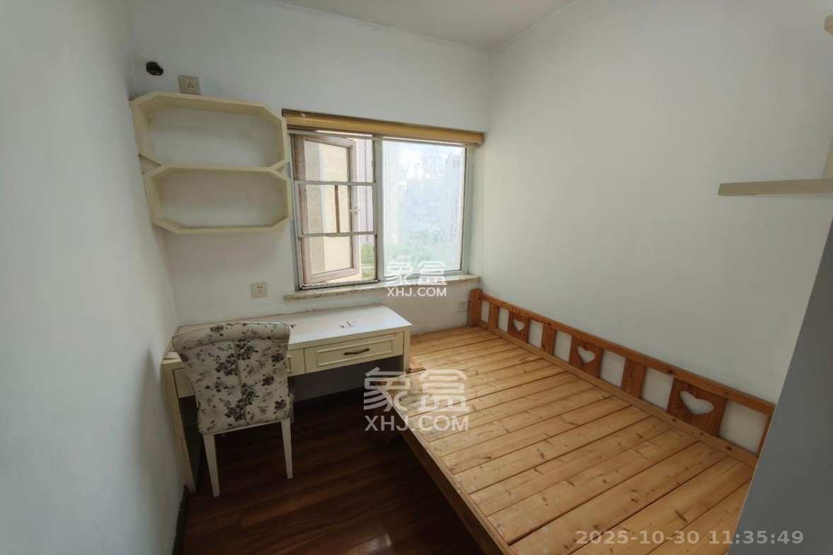 万国城(当代满庭春MOMA)三期 1室2厅2卫 2200.0元/月 万国城(当代满庭春MOMA)三期 1室2厅2卫 2200.0元/月室内图