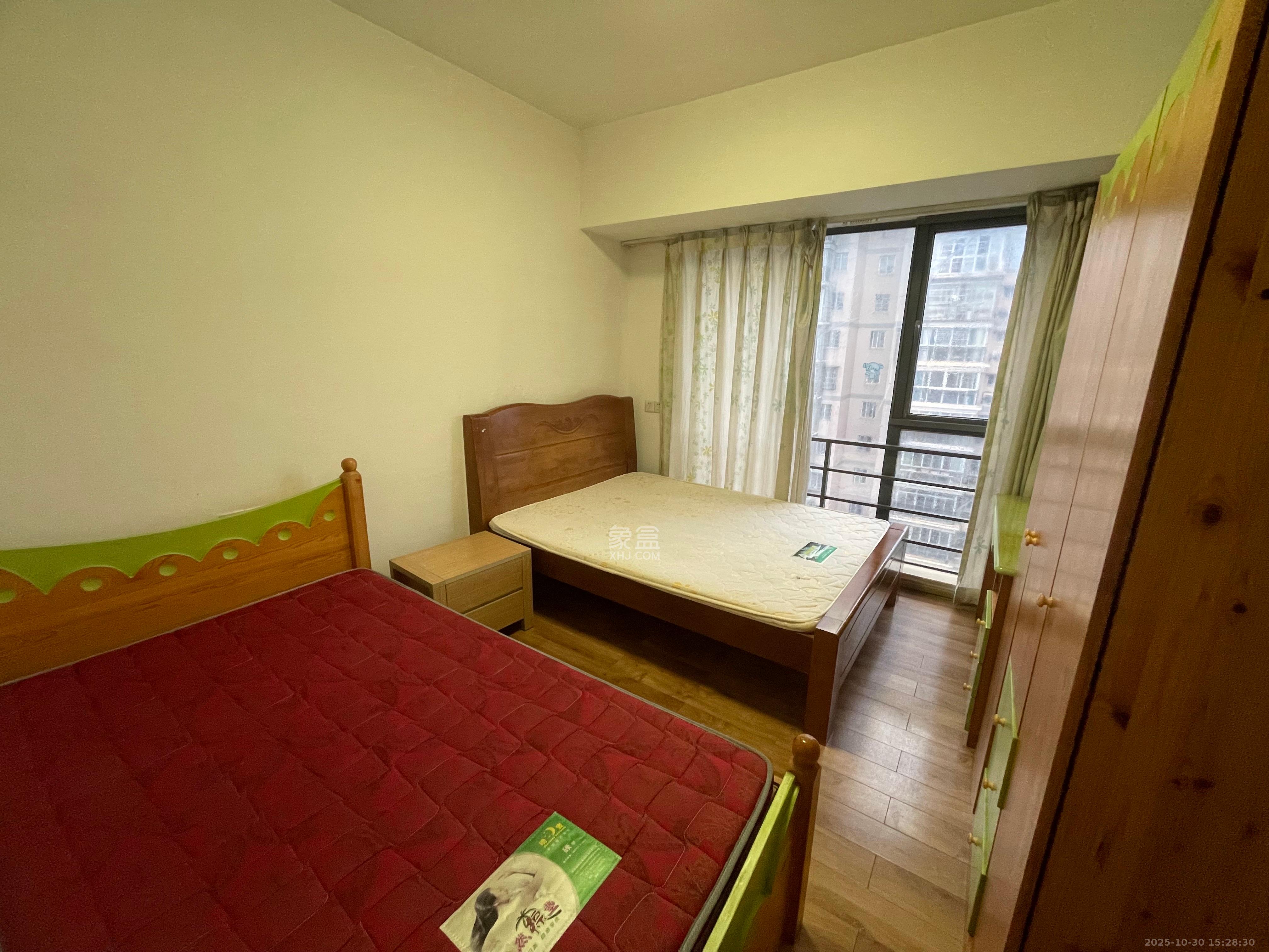 中城丽景香山园  4室2厅2卫    3200.0元/月 中城丽景香山园  4室2厅2卫    3200.0元/月室内图