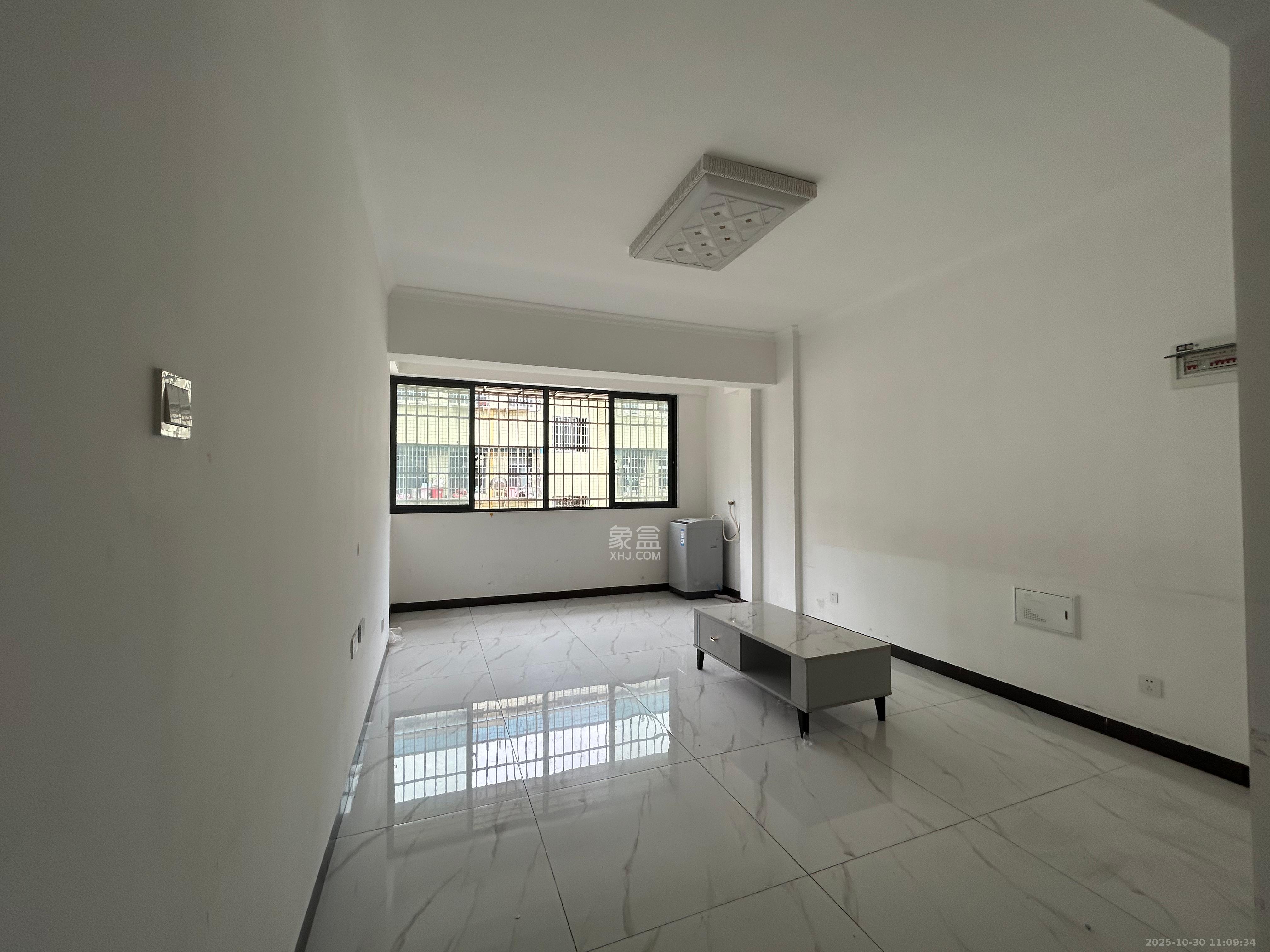 友兴家园  2室1厅1卫    1700.0元/月室内图