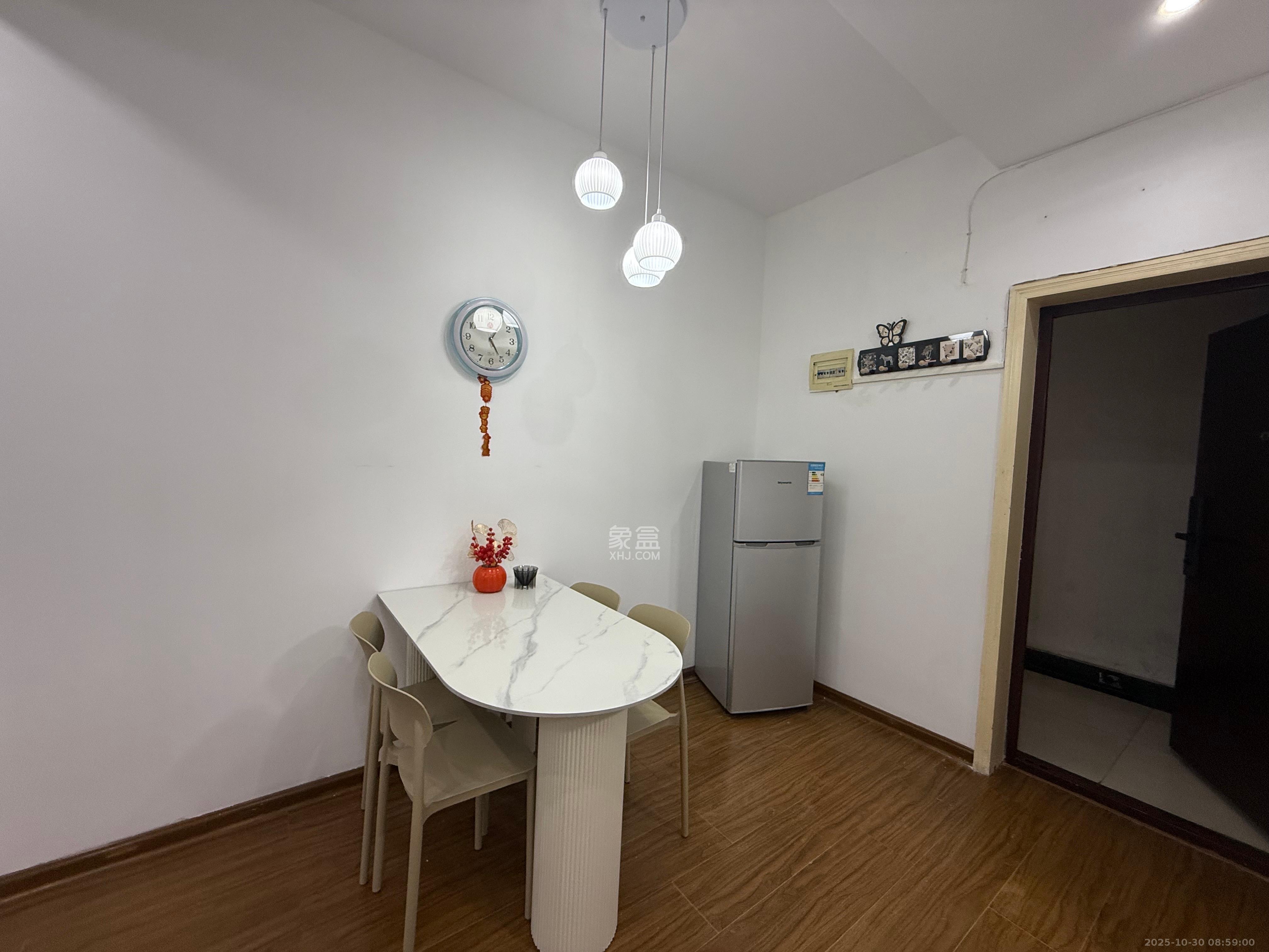 东方新世界 2室1厅1卫 2100.0元/月 东方新世界 2室1厅1卫 2100.0元/月室内图