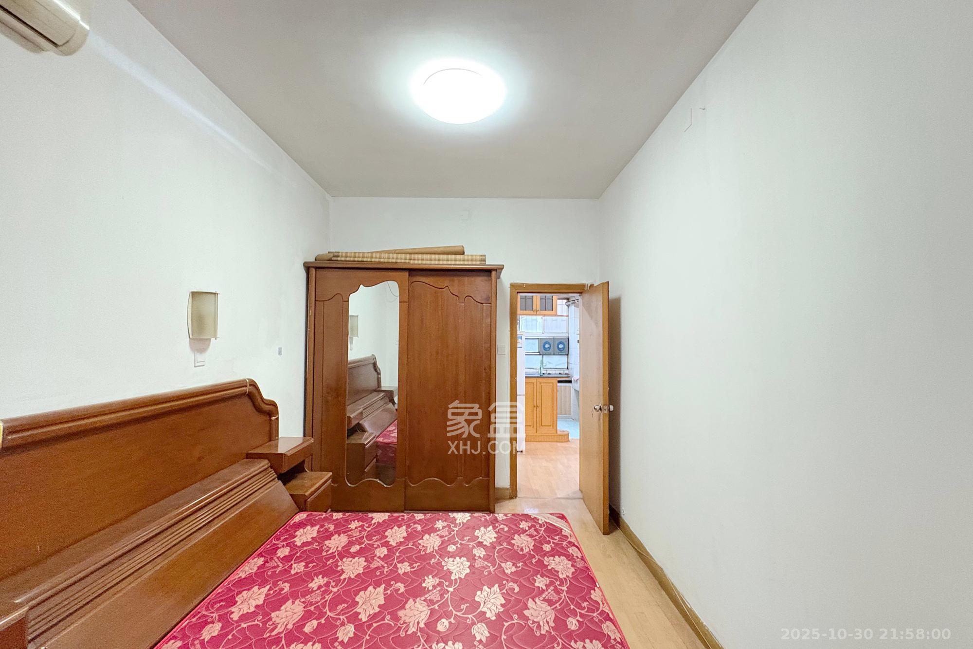 审计署宿舍 2室1厅1卫 59.8万 审计署宿舍 2室1厅1卫 59.8万卧室