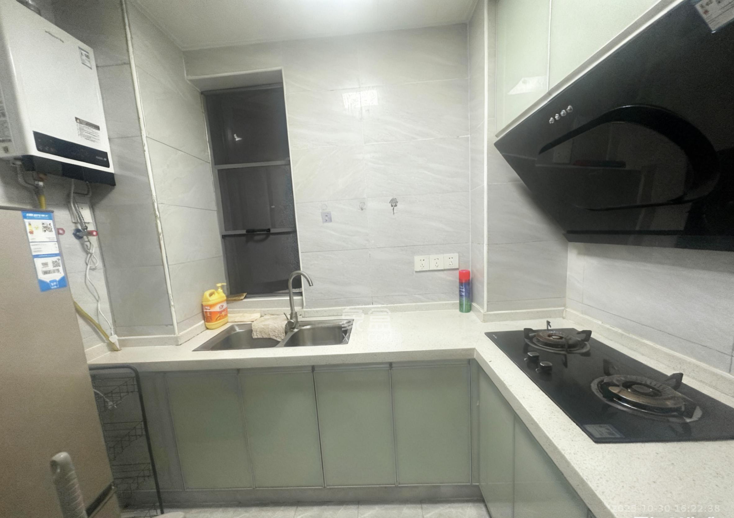 保利天禧D区  3室2厅2卫    3500.0元/月 保利天禧D区  3室2厅2卫    3500.0元/月室内图