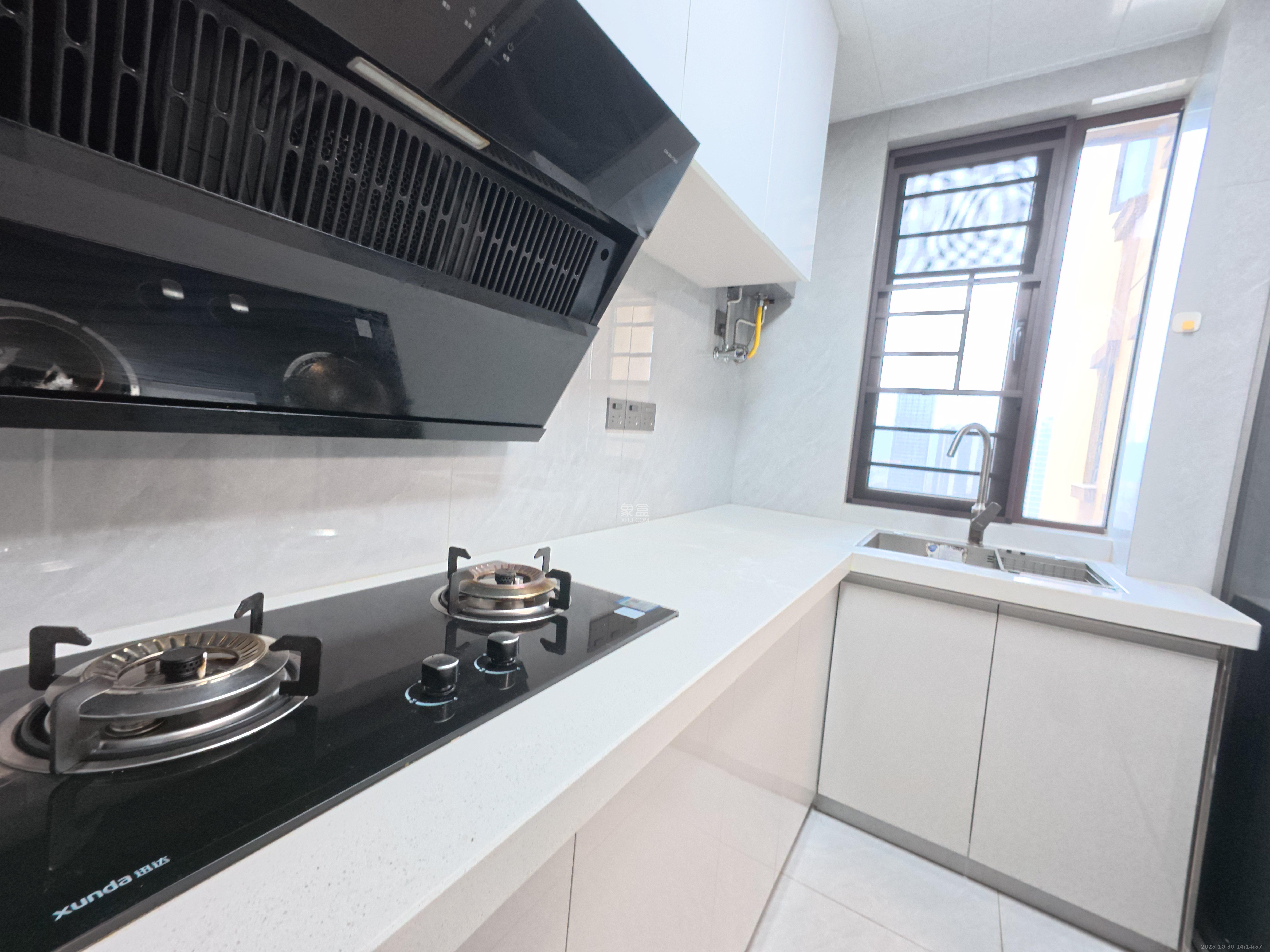 和润园三期  3室2厅1卫    2700.0元/月室内图