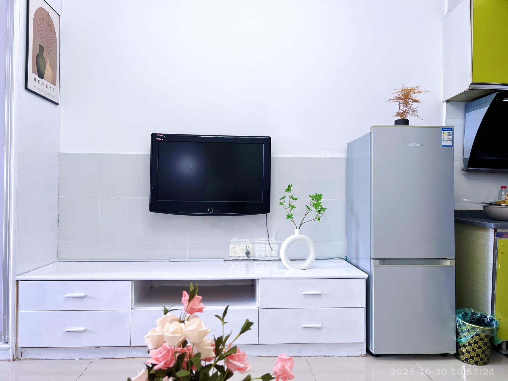 名富公寓  1室1厅1卫    1700.0元/月室内图