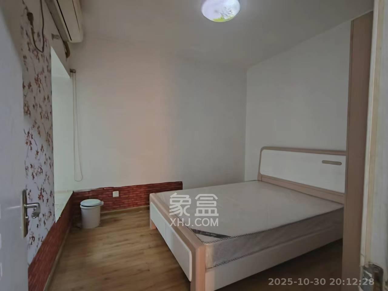 天健芙蓉盛世一期  2室1厅1卫    2400.0元/月室内图