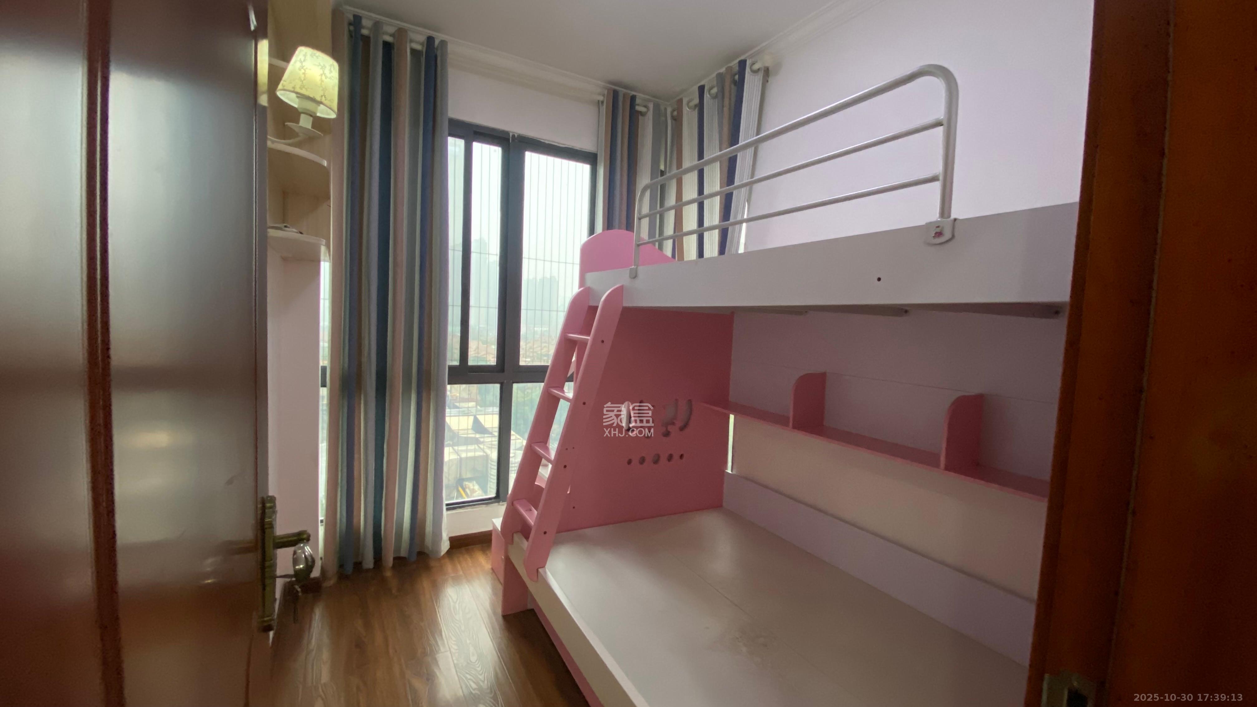 东城港 3室2厅1卫 2600.0元/月 东城港 3室2厅1卫 2600.0元/月室内图