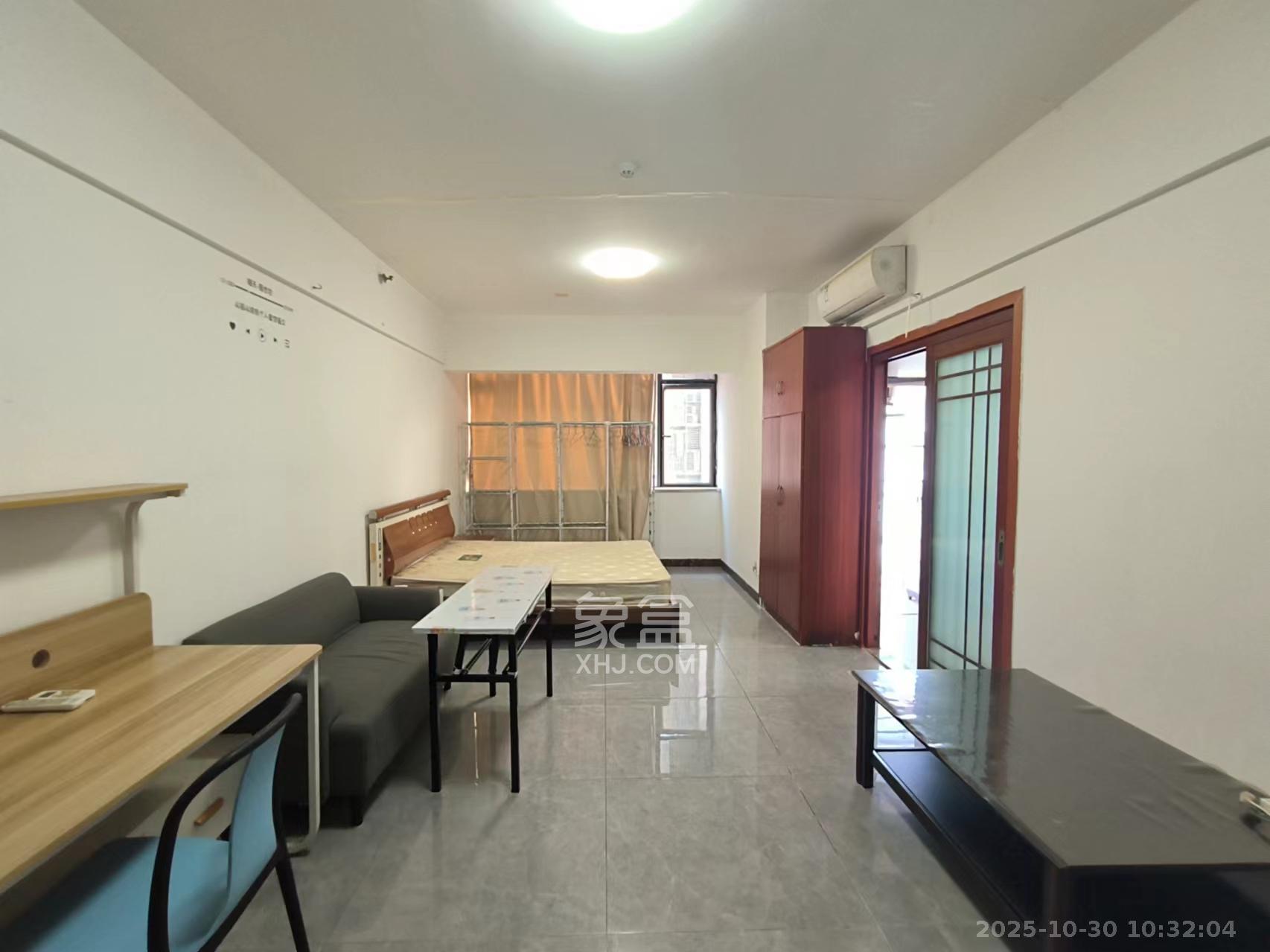 湘域中央  1室1厅1卫    1700.0元/月