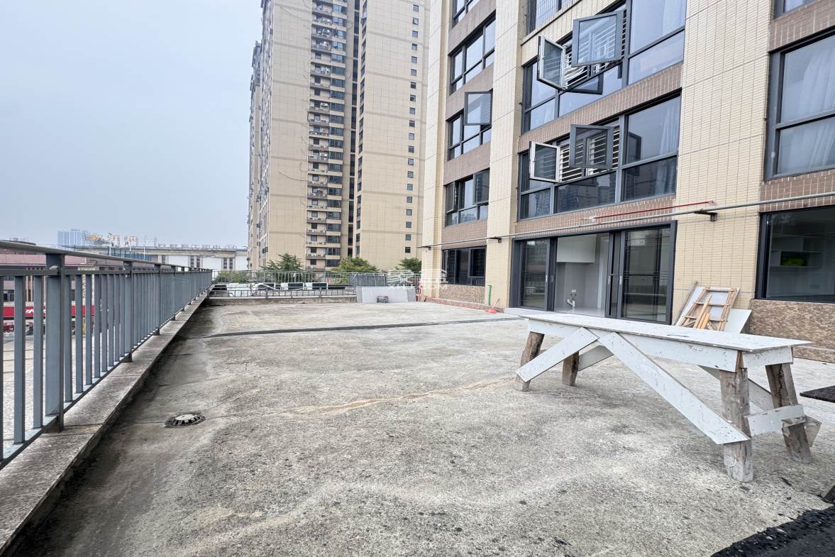 融冠亲城 4室2厅2卫 2800.0元/月 融冠亲城 4室2厅2卫 2800.0元/月室内图