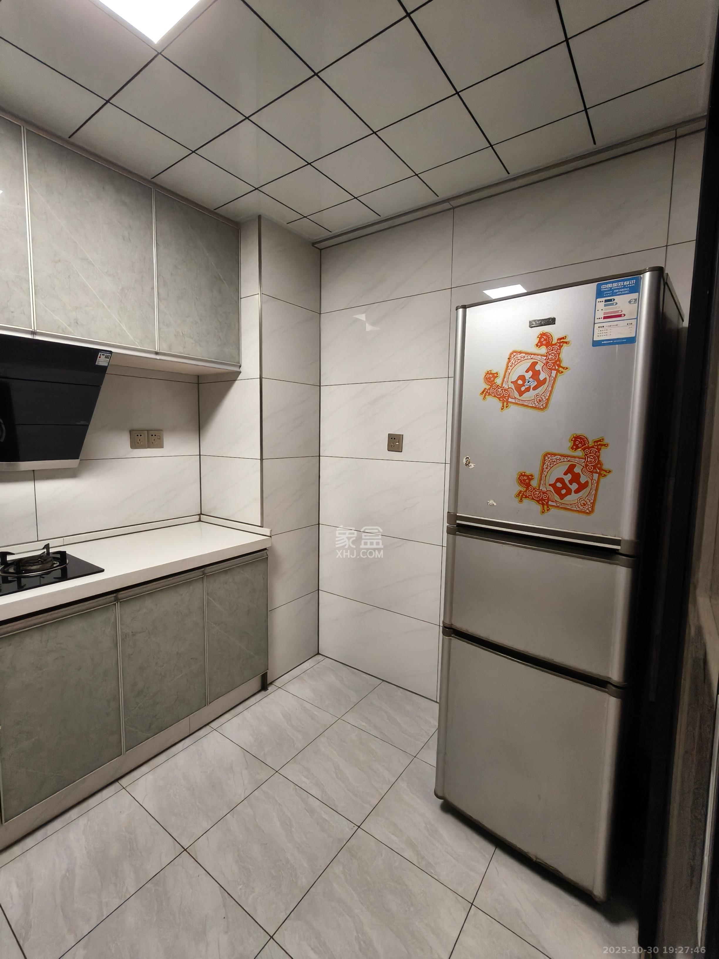 星城新宇川河苑  3室2厅2卫    2400.0元/月室内图