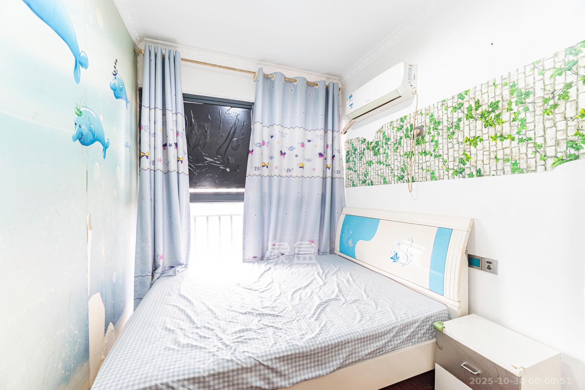 三一街区  3室2厅1卫    62.8万卧室