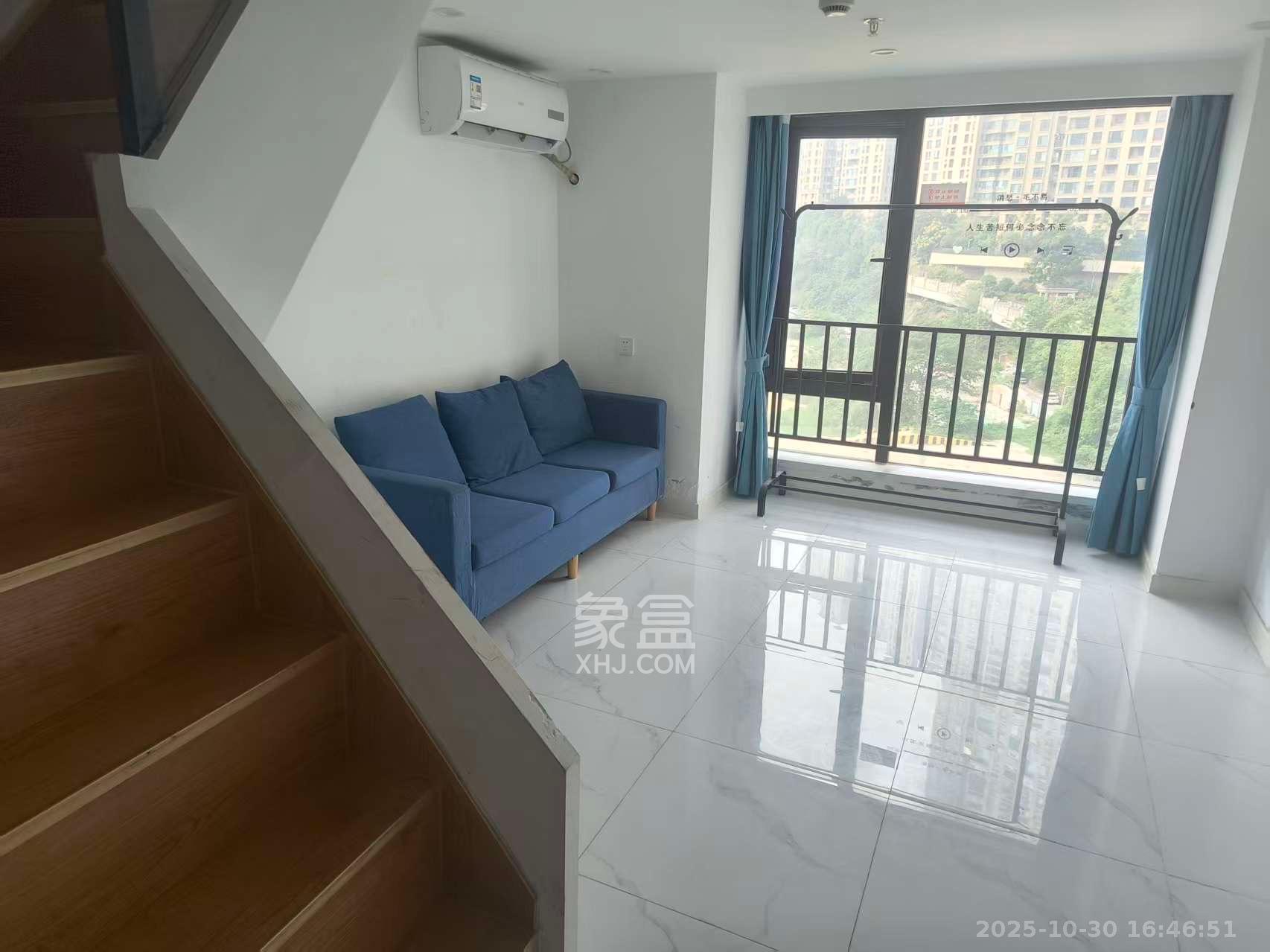 卓越江岸  2室2厅1卫    2000.0元/月 卓越江岸  2室2厅1卫    2000.0元/月室内图1