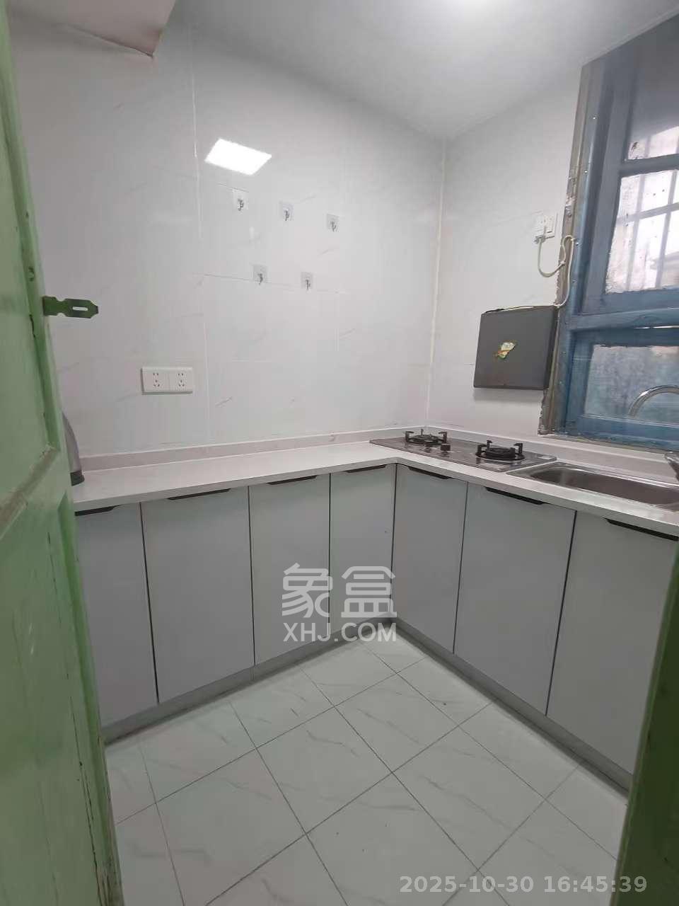 曾家湾小区  1室1厅1卫    1200.0元/月 曾家湾小区  1室1厅1卫    1200.0元/月室内图