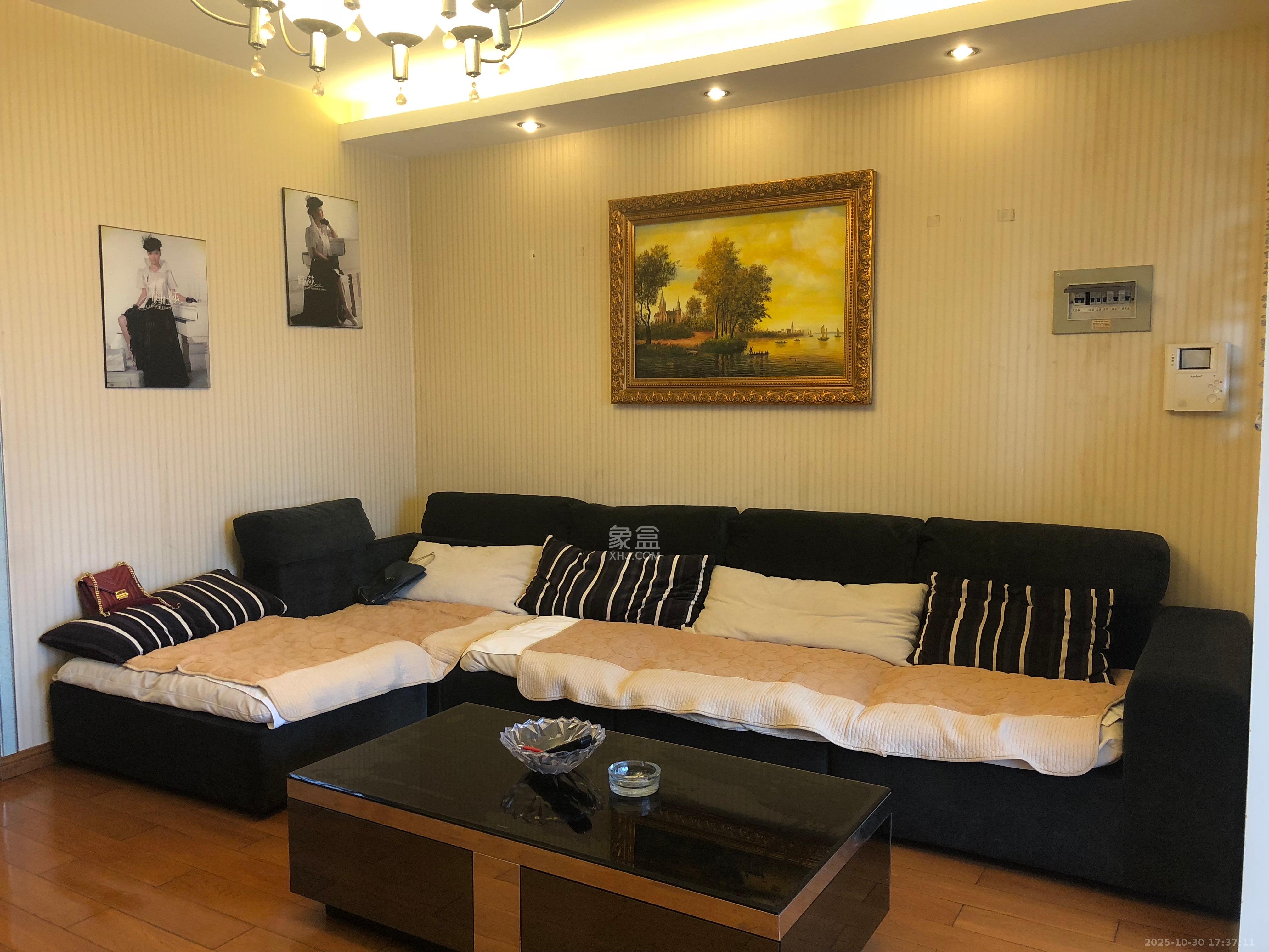 新芙蓉之都  2室2厅1卫    2900.0元/月 新芙蓉之都  2室2厅1卫    2900.0元/月