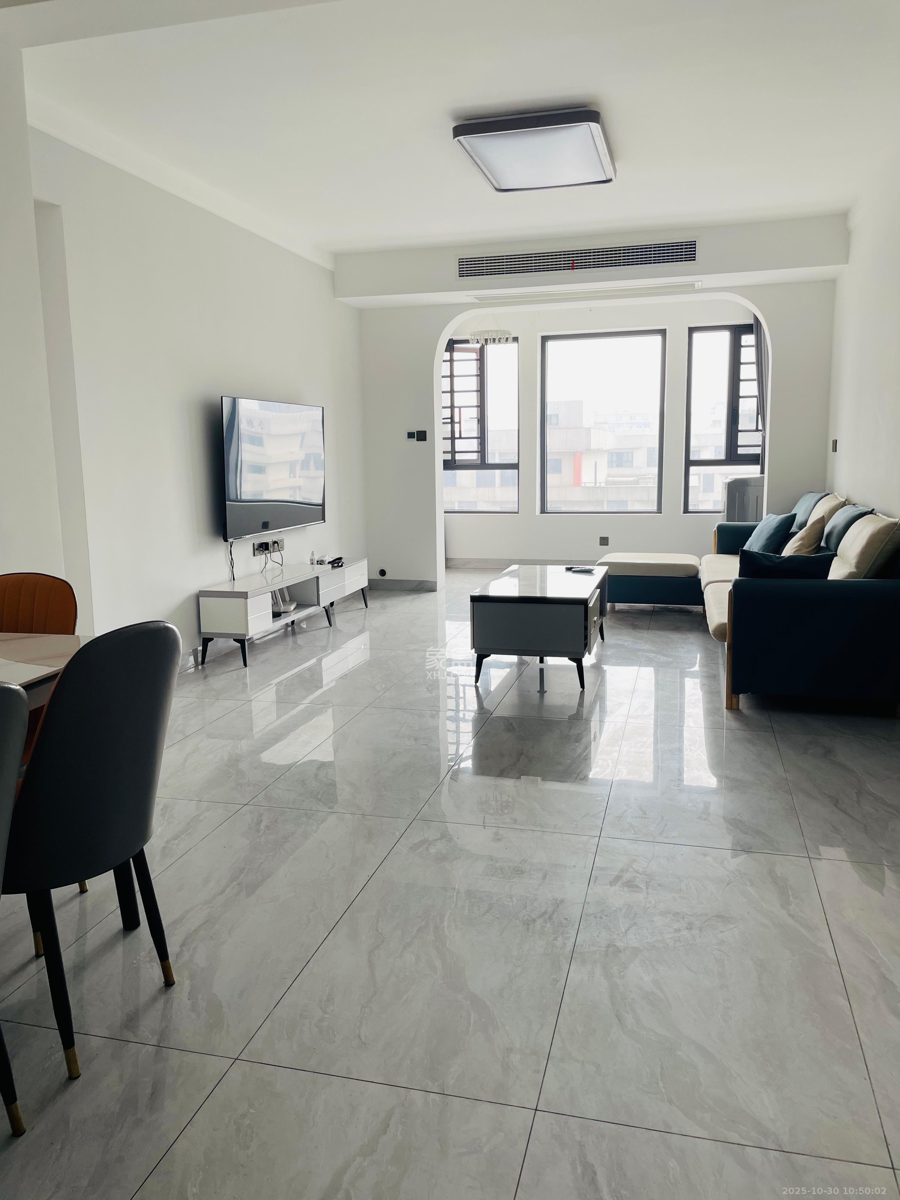 凯富南方鑫城  3室2厅1卫    2000.0元/月