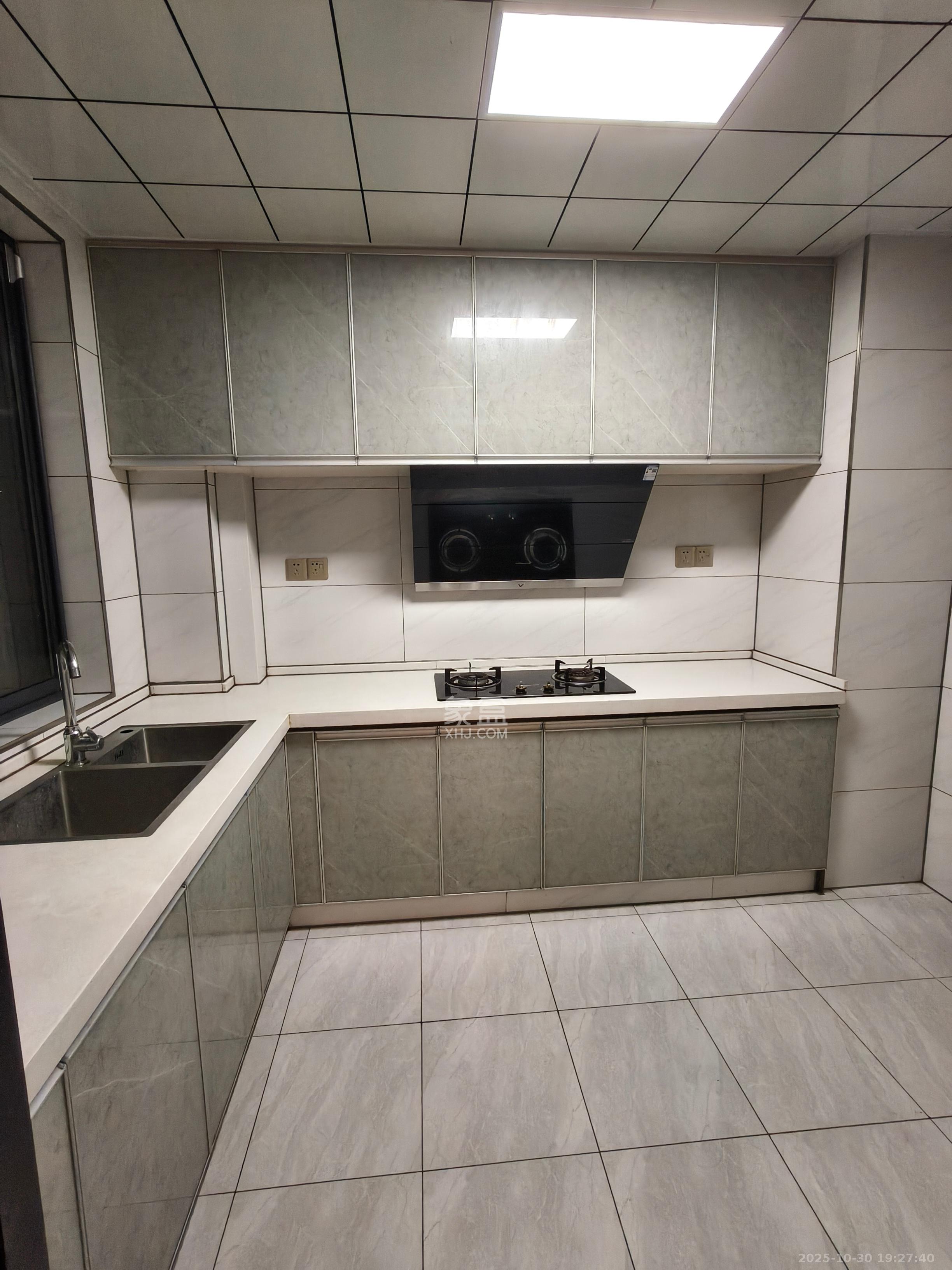 星城新宇川河苑  3室2厅2卫    2400.0元/月室内图